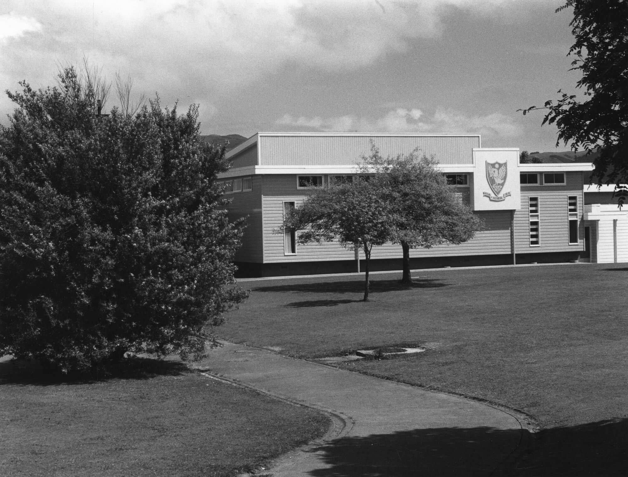 Heretaunga College buildings; coat of arms and grounds.