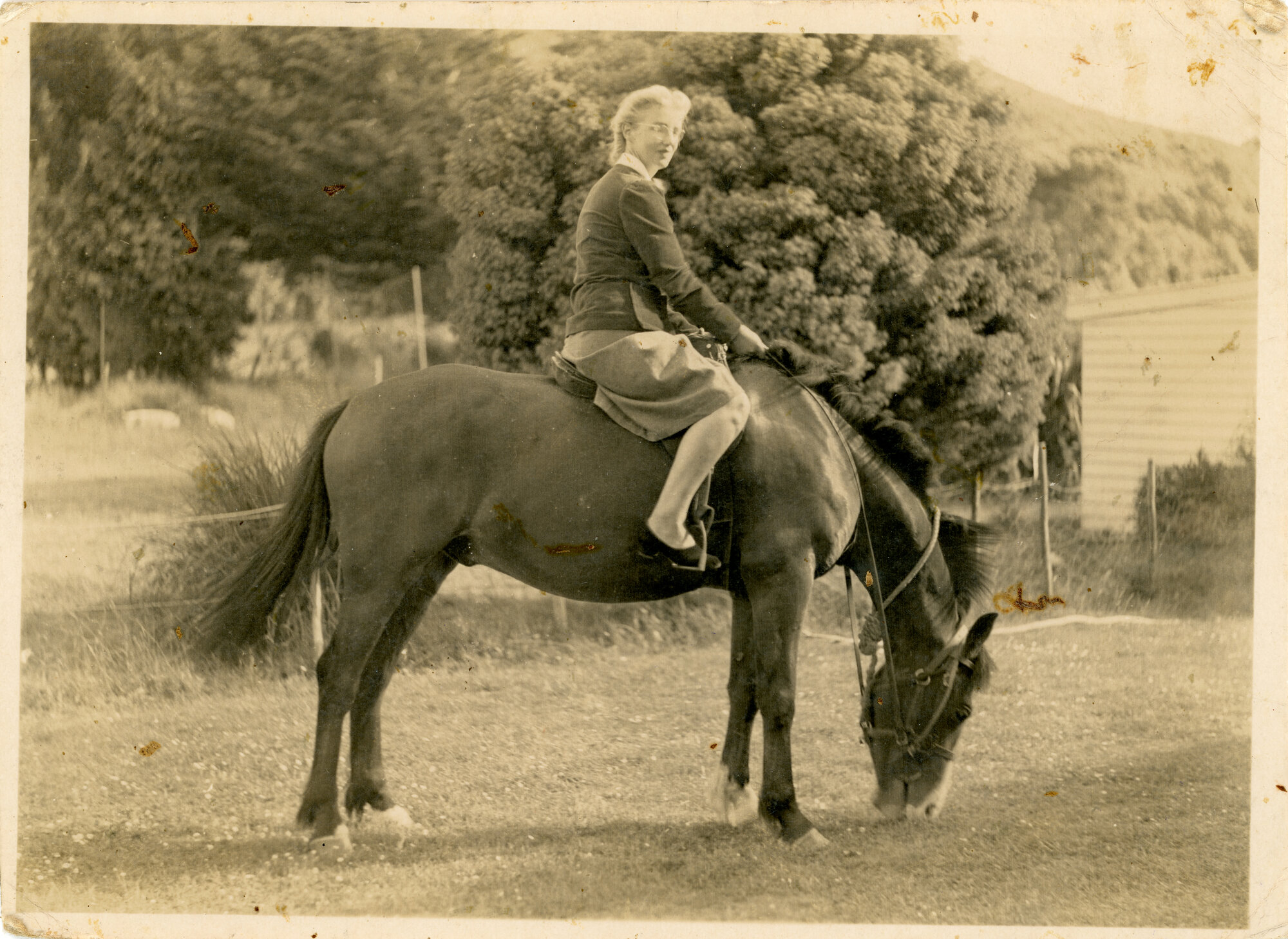 Wallaceville Animal Research Centre; Elsie Josland; 1939-1945
