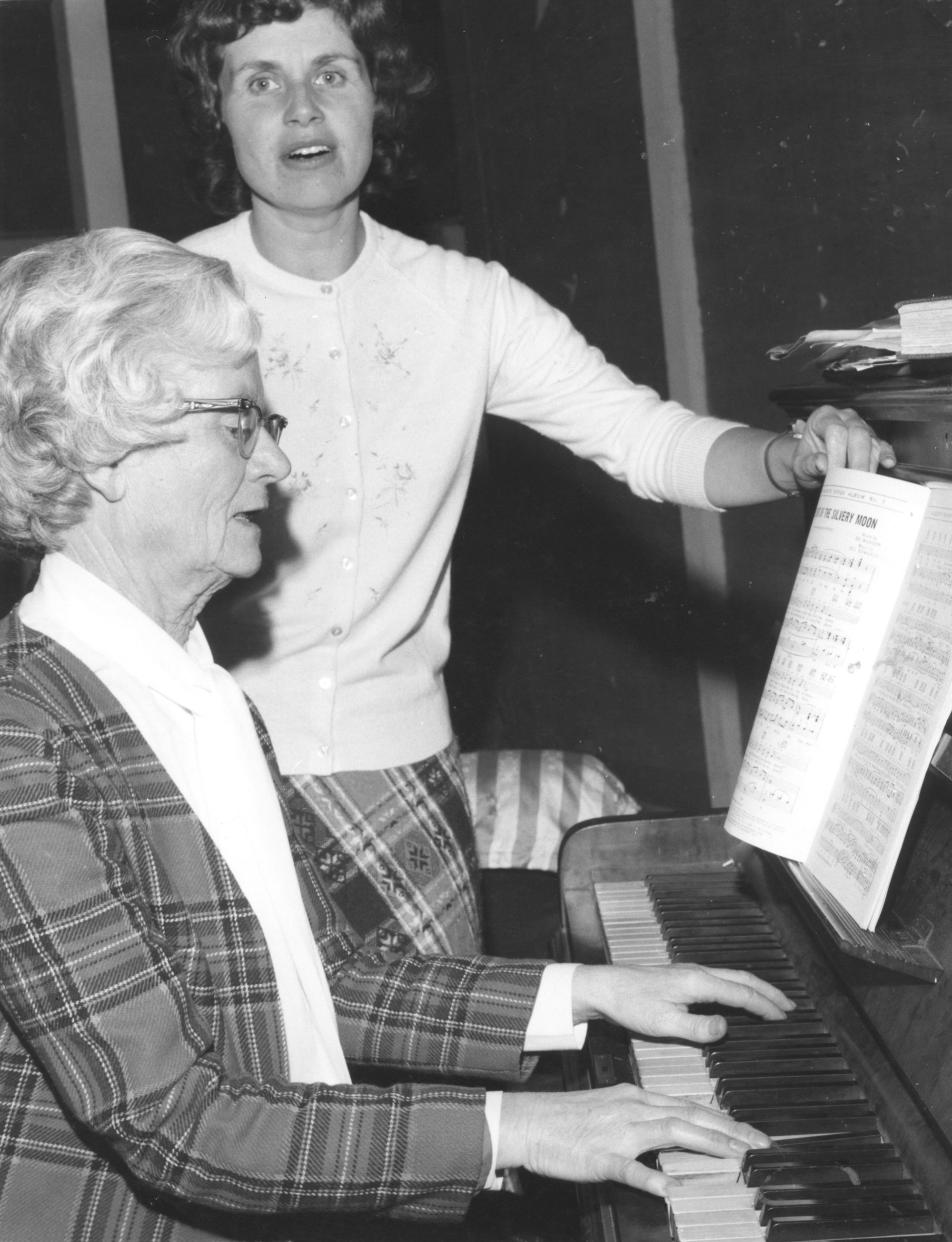 Heretaunga Players; Talk Of The Town : Pat Christianson, Betty Childs.