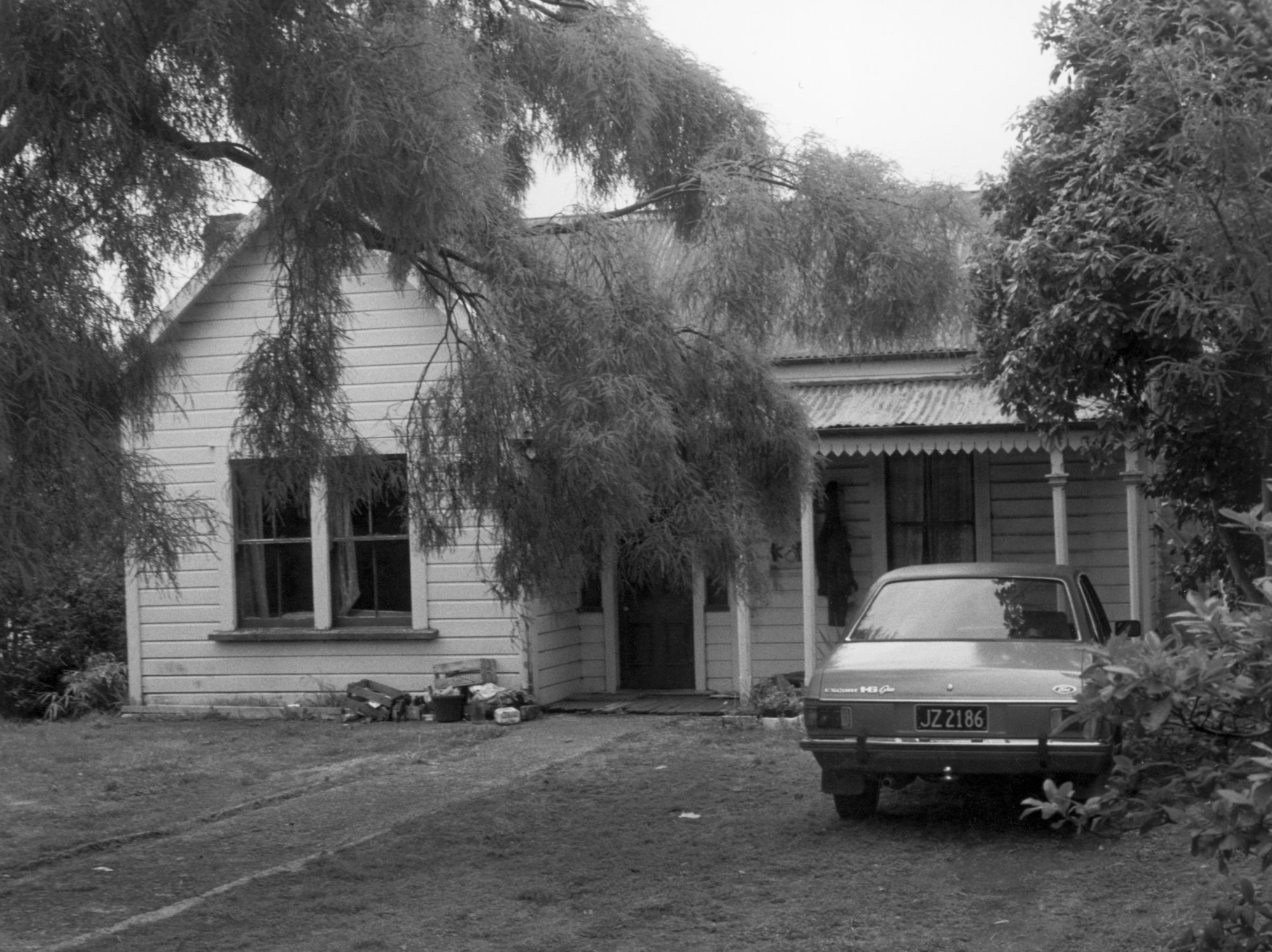 House, Fergusson Drive; No.  707; Golders Cottage.