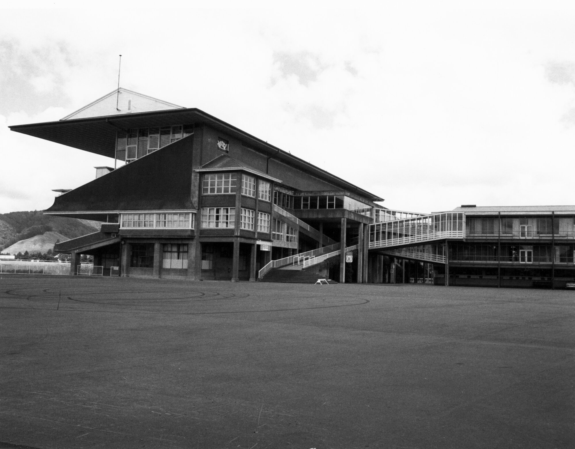 Trentham racecourse; members' stand. [P2-321-517]m | Upper Hutt Libraries