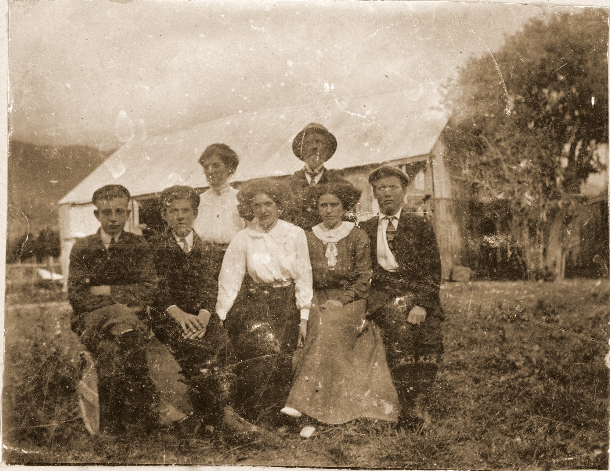 Clifford family group, Mangaroa, c. 1915