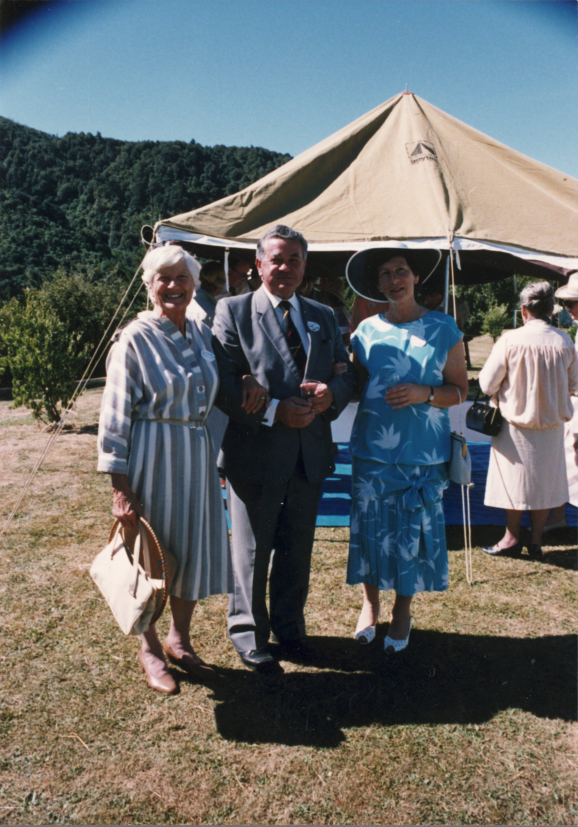 Silverstream Hospital; garden party(?); Molly Love, Mr Smith(?), Dr Susi Williams. [P2-766-1893]
