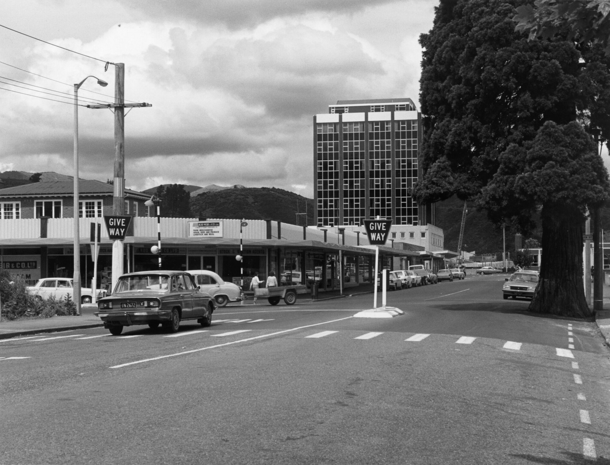 Pine Avenue looking south from Queen Street, October 1981.