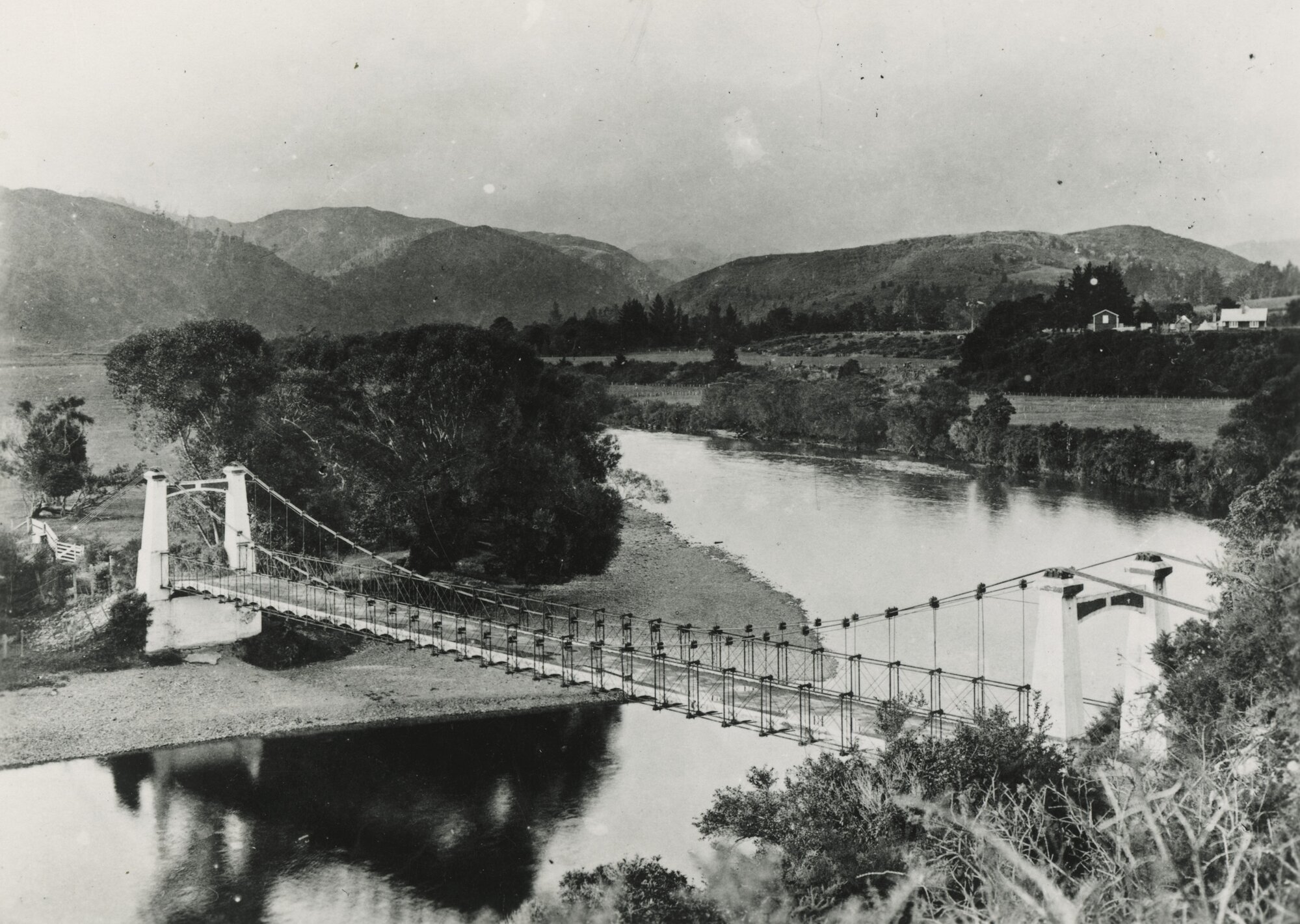 Maoribank Suspension Bridge; ca 1924