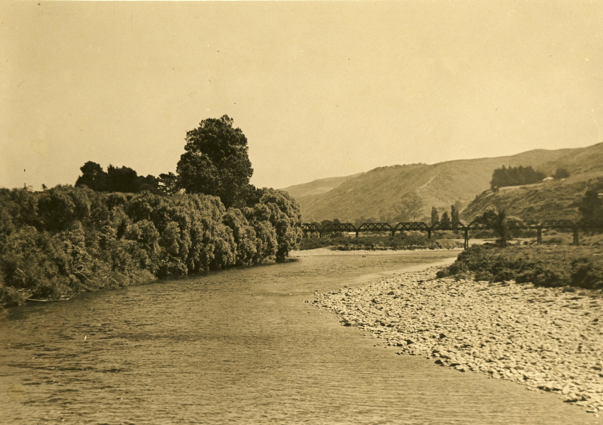 Silverstream railway bridge 2 (1903-1957); distant view downstream.