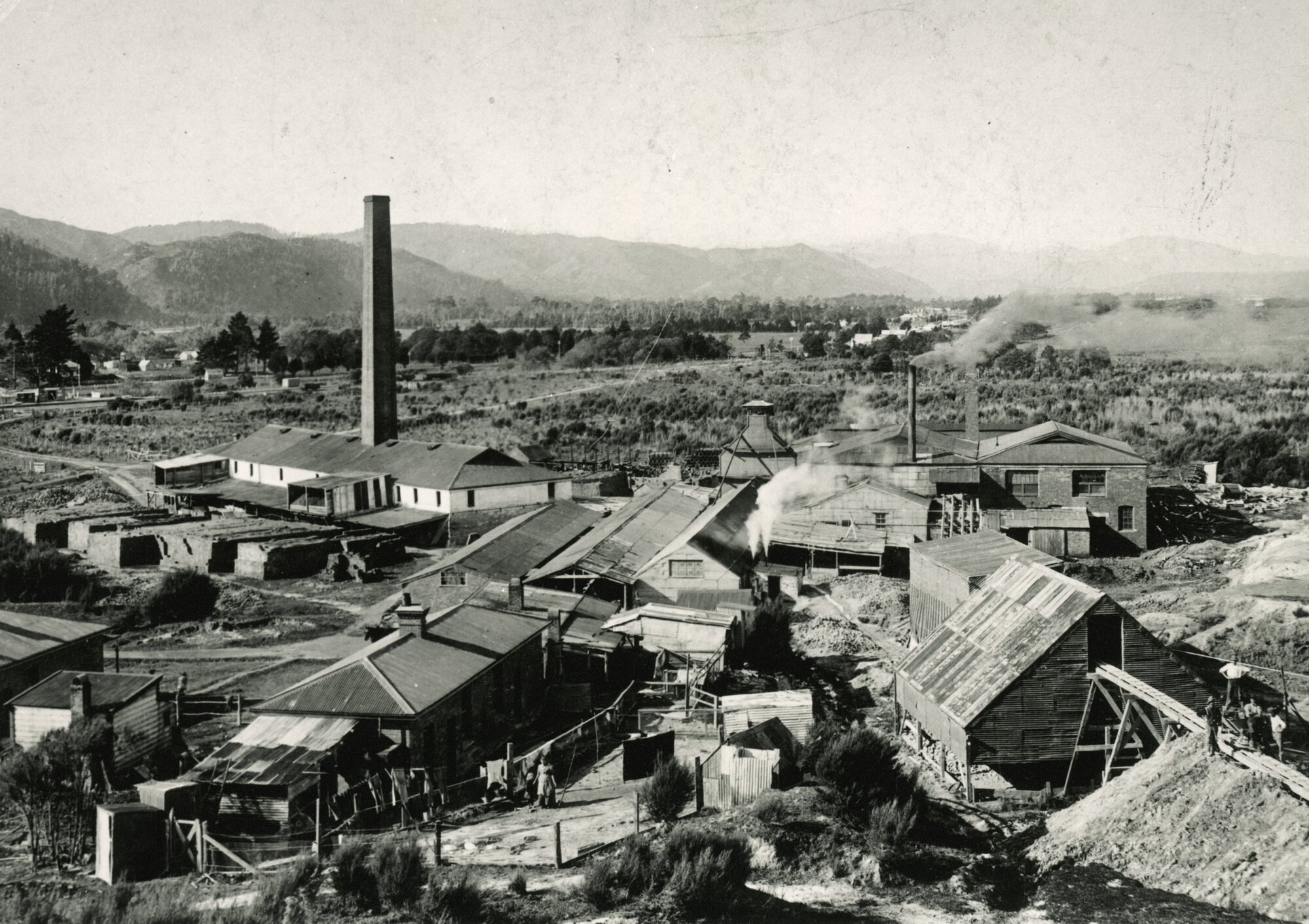 Silverstream; Amalgamated Brick and Pipe Co. brickworks, Kiln Street, 1920