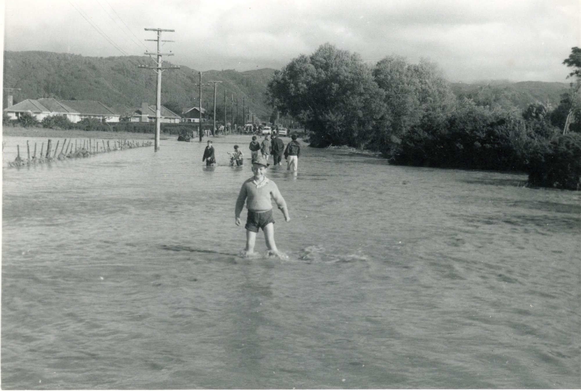 Flood, 1963; Moonshine Road, looking south from near the Moonshine bridge.