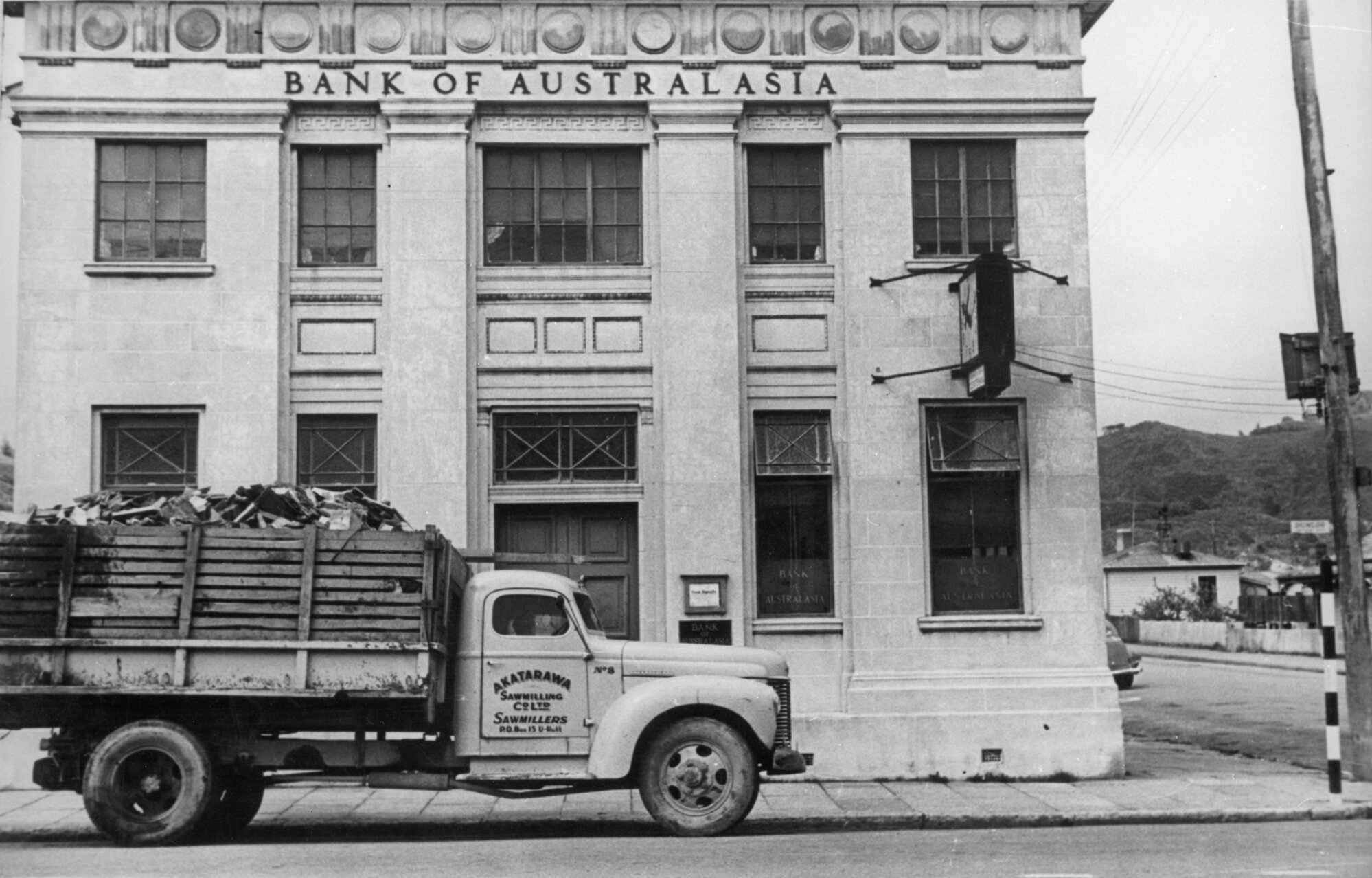 Main St, Upper Hutt, Jan. 1948; south side 12, Bank of Australasia; corner of Station Street (R13)