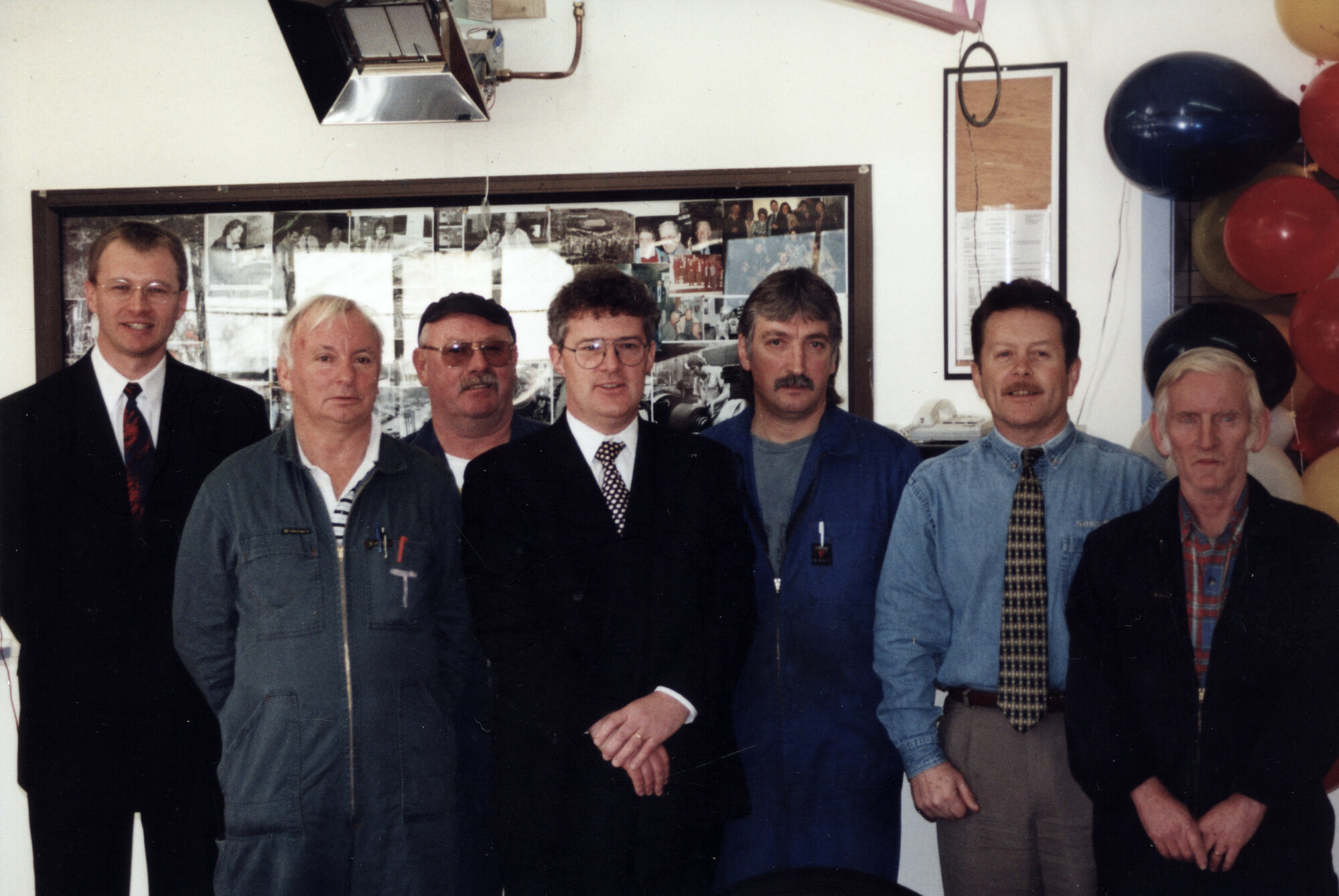 Dunlop people; unidentified presentation | Upper Hutt Libraries