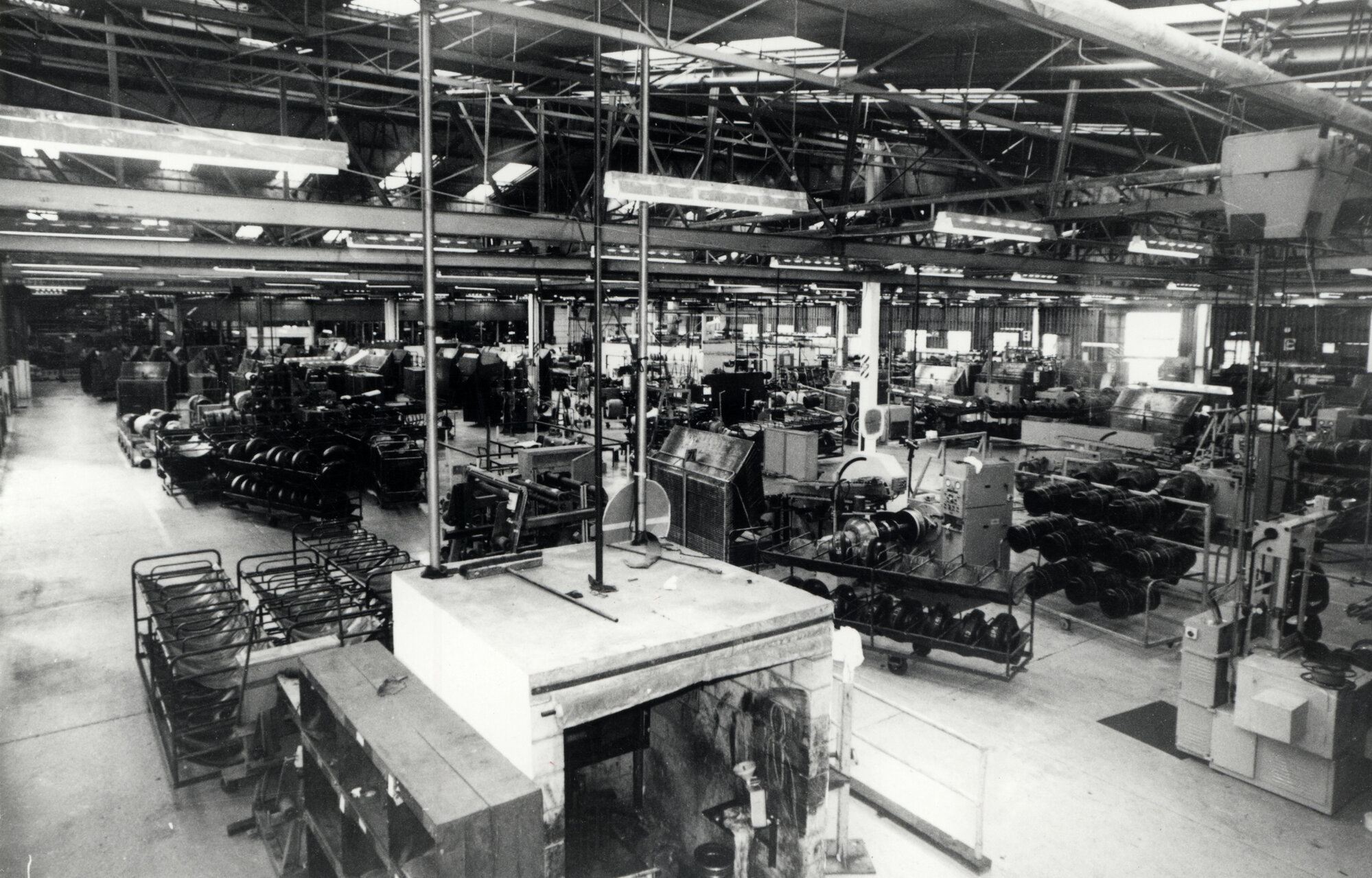 Dunlop tyre assembly; radial-tyre area, from the south-west corner