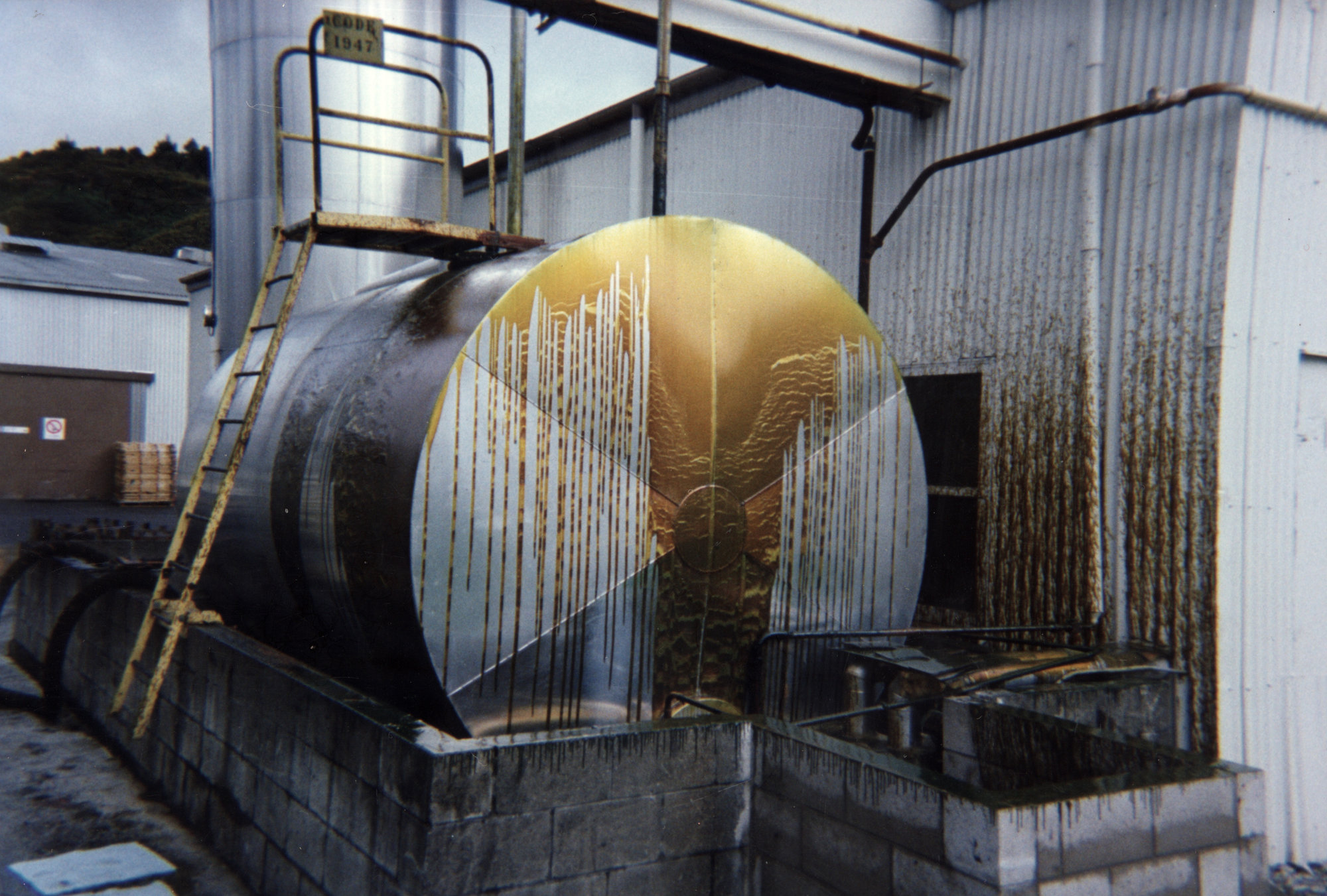 Dunlop raw materials; ingredients; aromatic oil tanks, and effects of spills