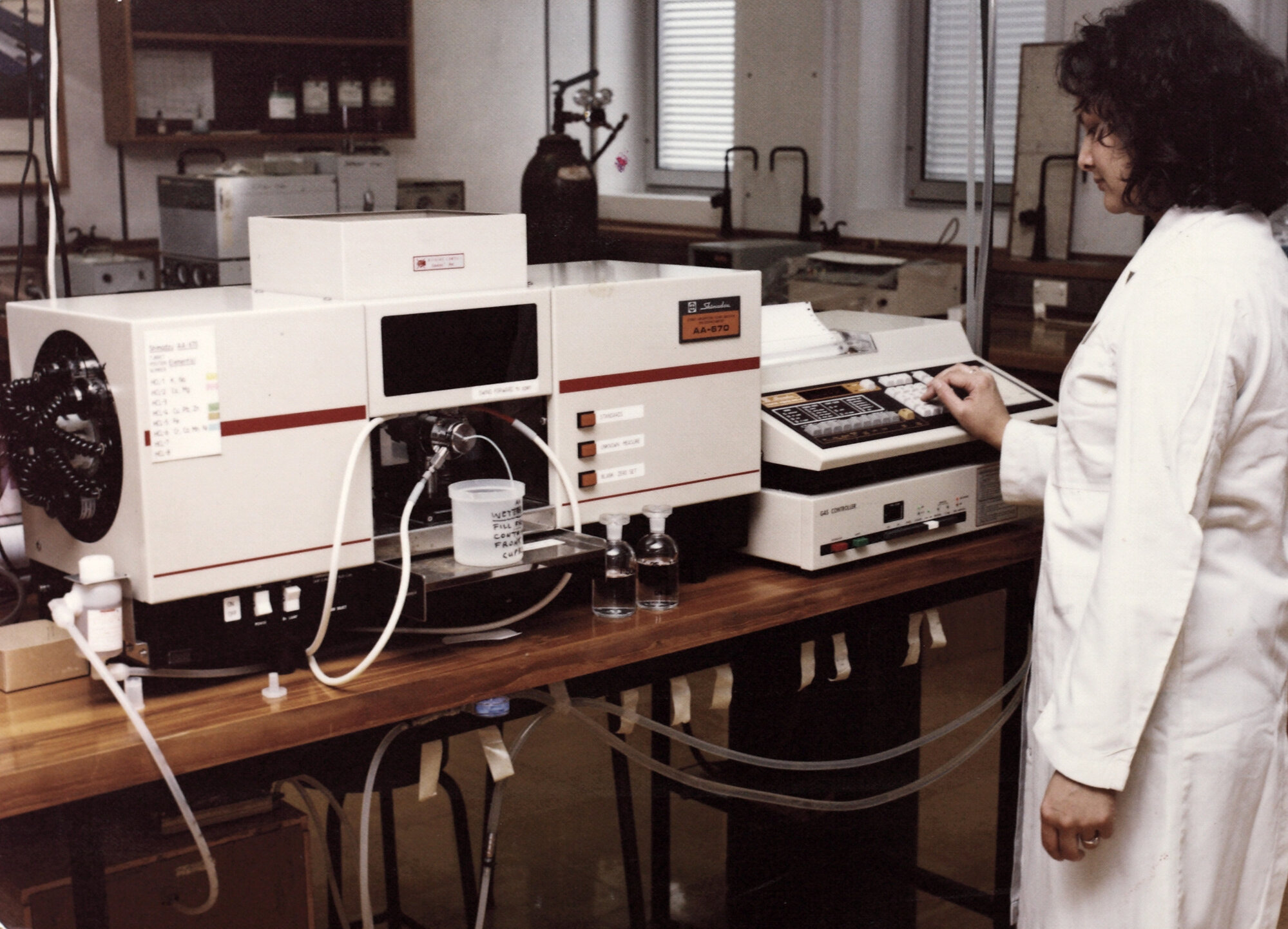 Central Institute of Technology in operation; unidentified laboratory; Shimaden AA670 and gas controller identified.