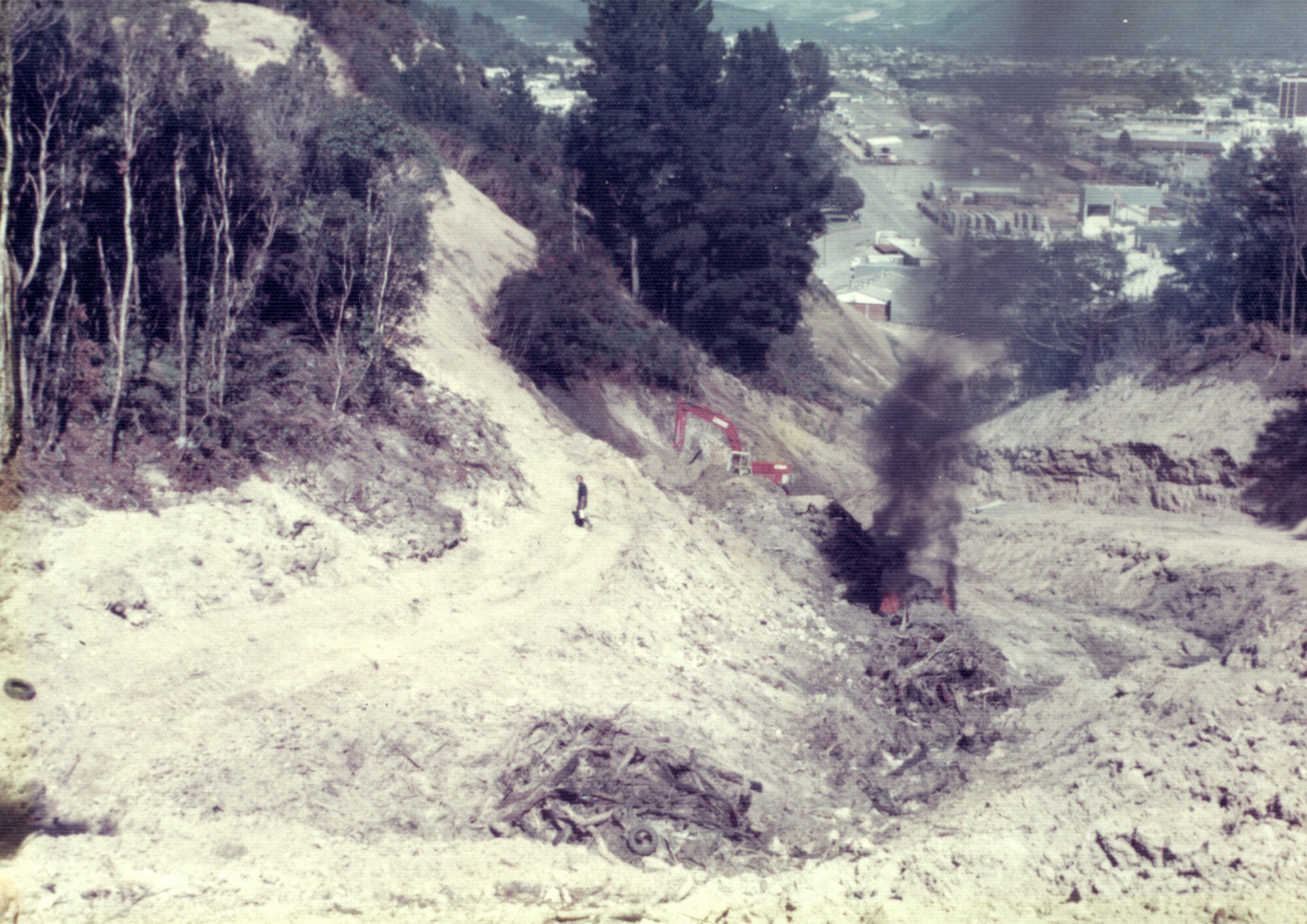 Kingsley Heights 1976 02; Fill 3 from first street (King Charles Drive) chainage 500 metres