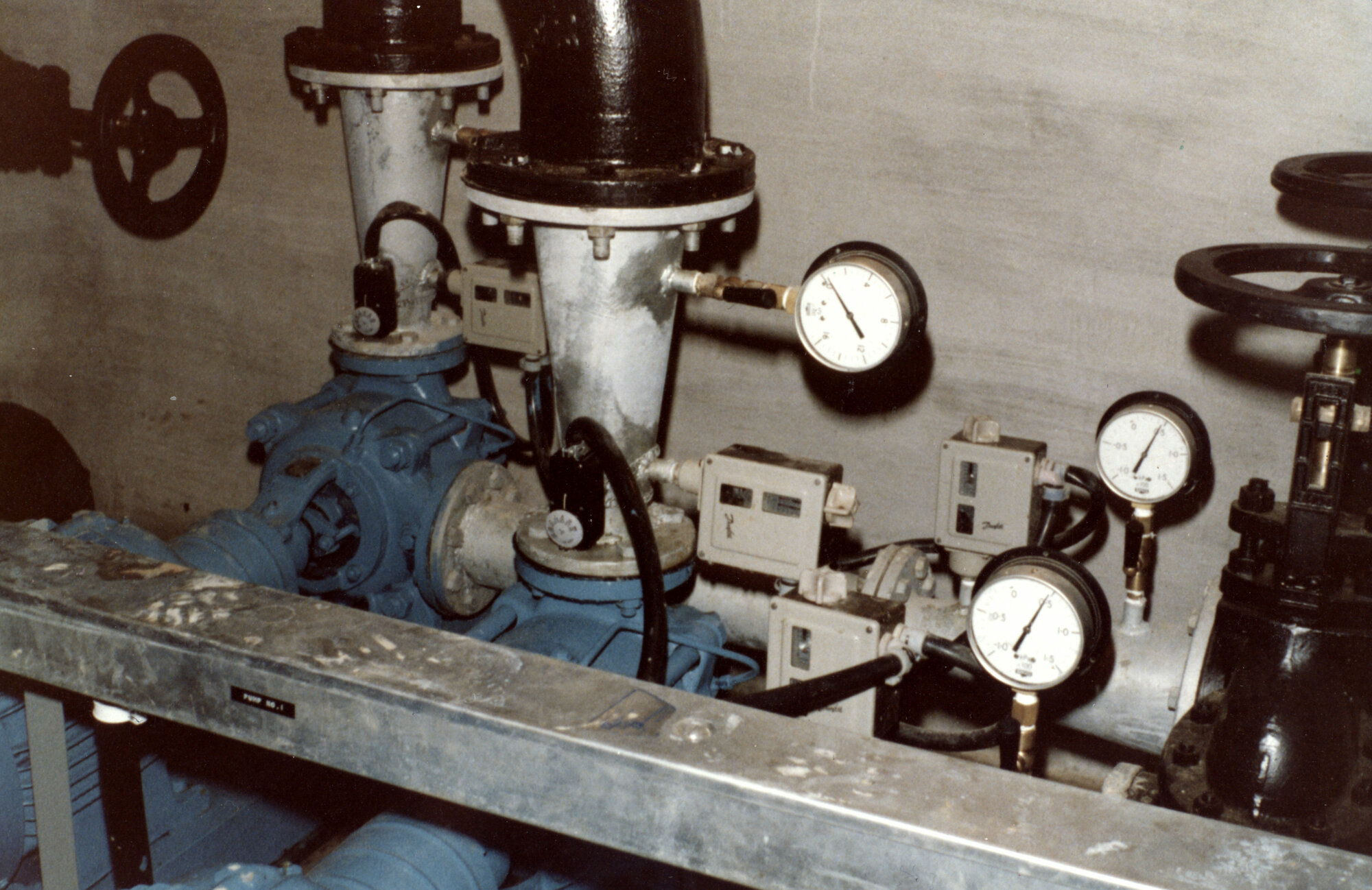 Kingsley Heights 1978 06; pumps &amp; pressure vessels 03