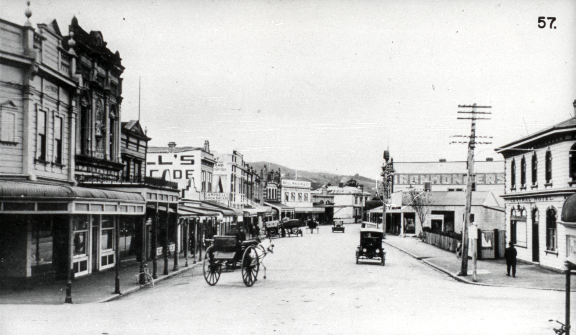 Hutt Valley History 57; Accelerated Progress 001; High Street, Lower Hutt