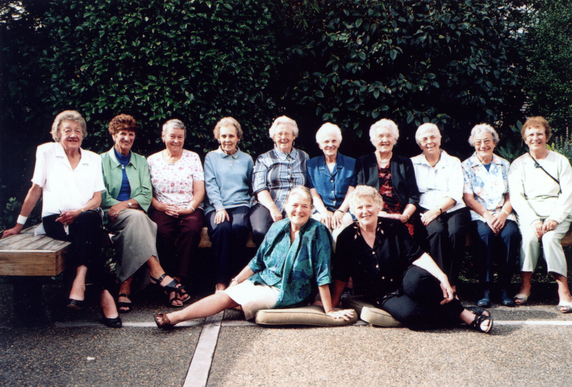 The Blue Ts Mothers Group 2005 001