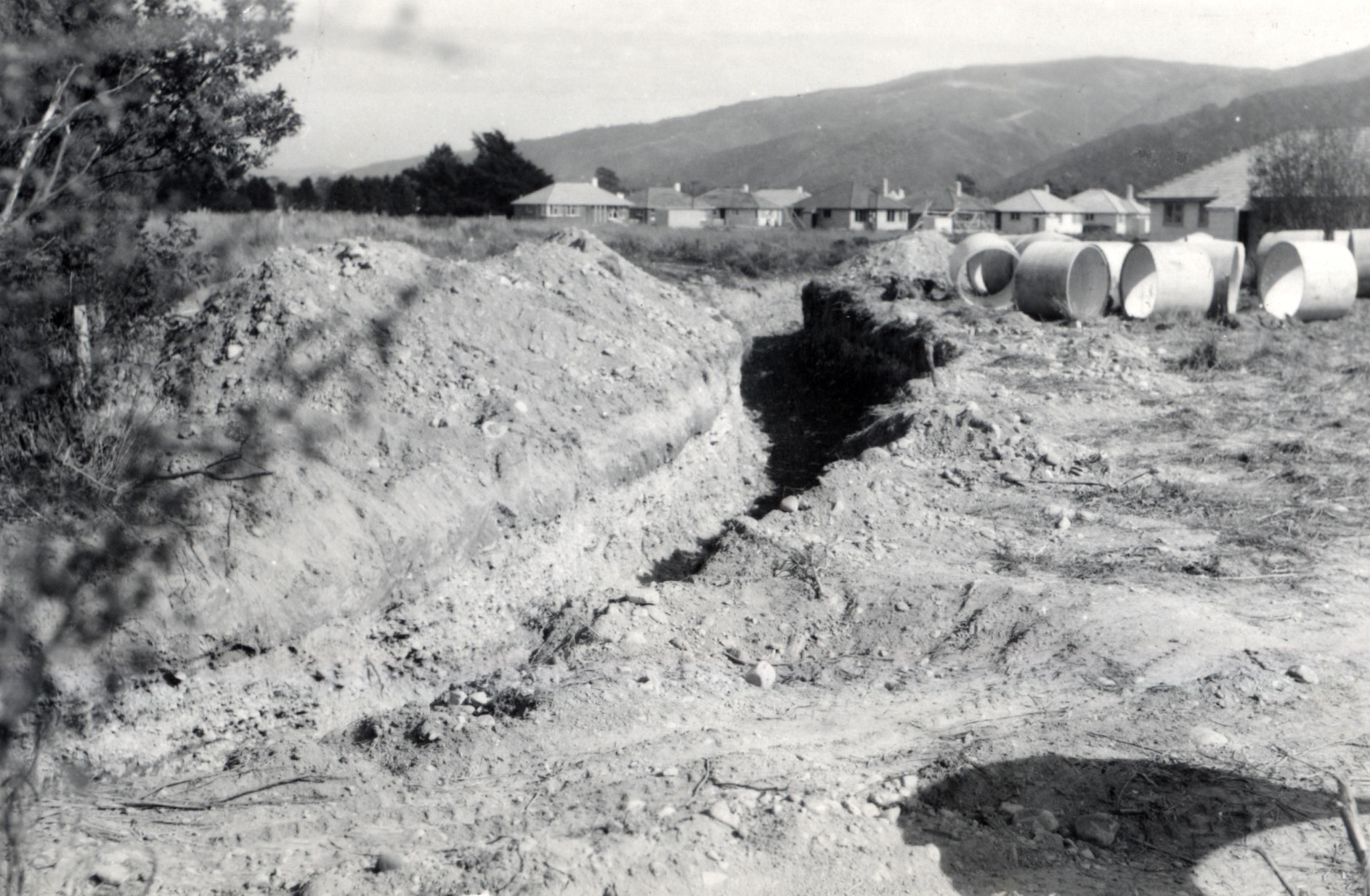 Drainage; excavation behind Vicarage at Cottle St.