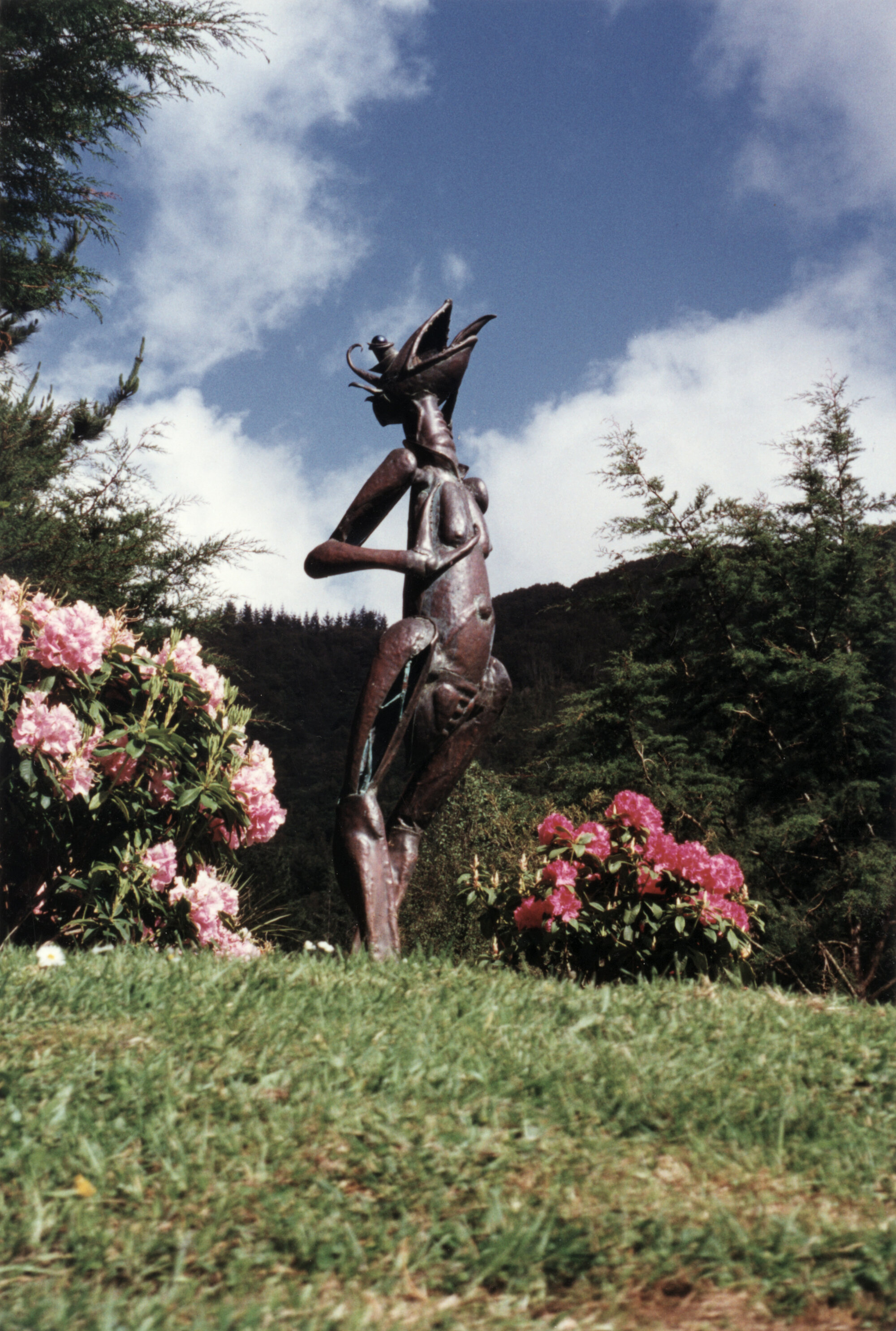 Efil Doog sculpture.