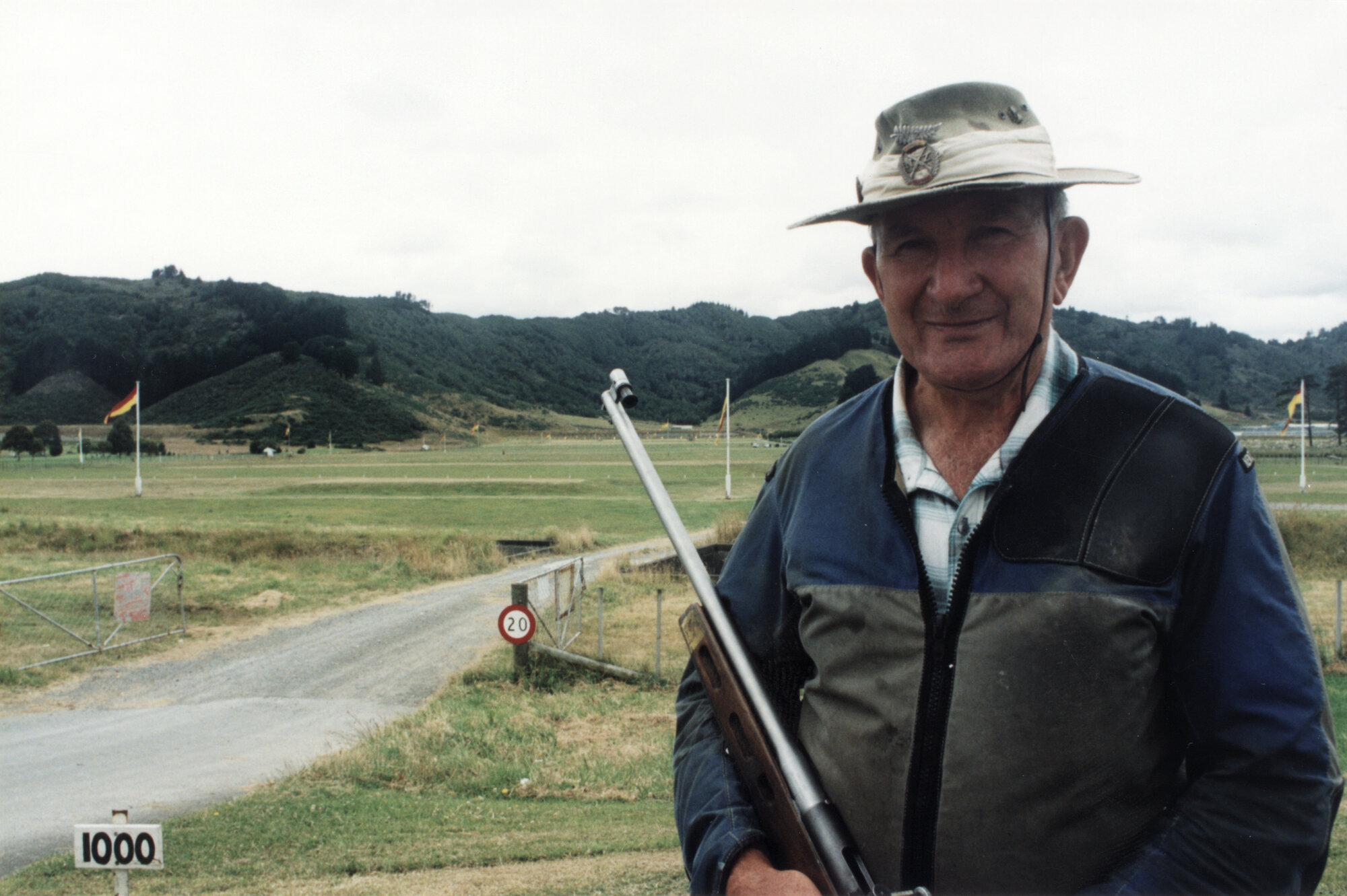 Rifleman Don Whiteman awarded Officer of the New Zealand Order of Merit, 2000 New Year's Honours.