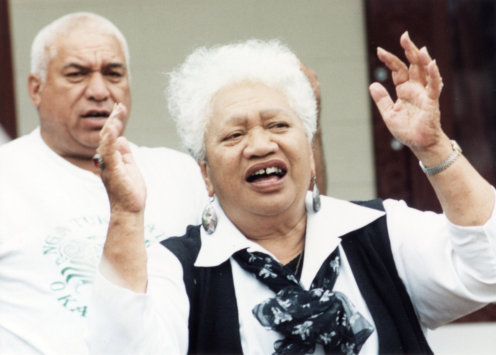 Ōrongomai Marae 2000; Waitangi open day; kuia Hariata Jaspers