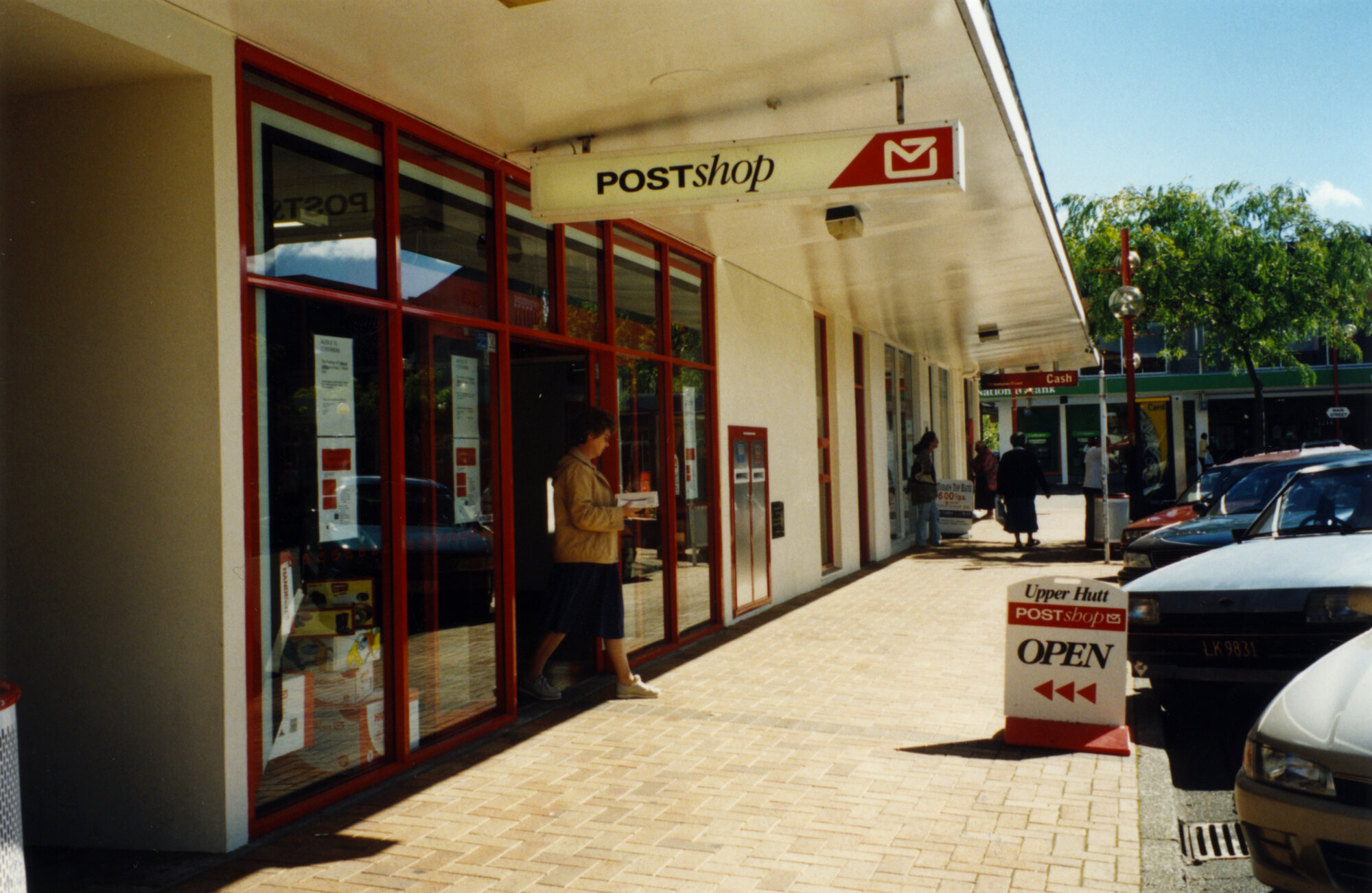 Postshop closes in Geange Street; moved to Books And More, Logan Plaza (The Mall)