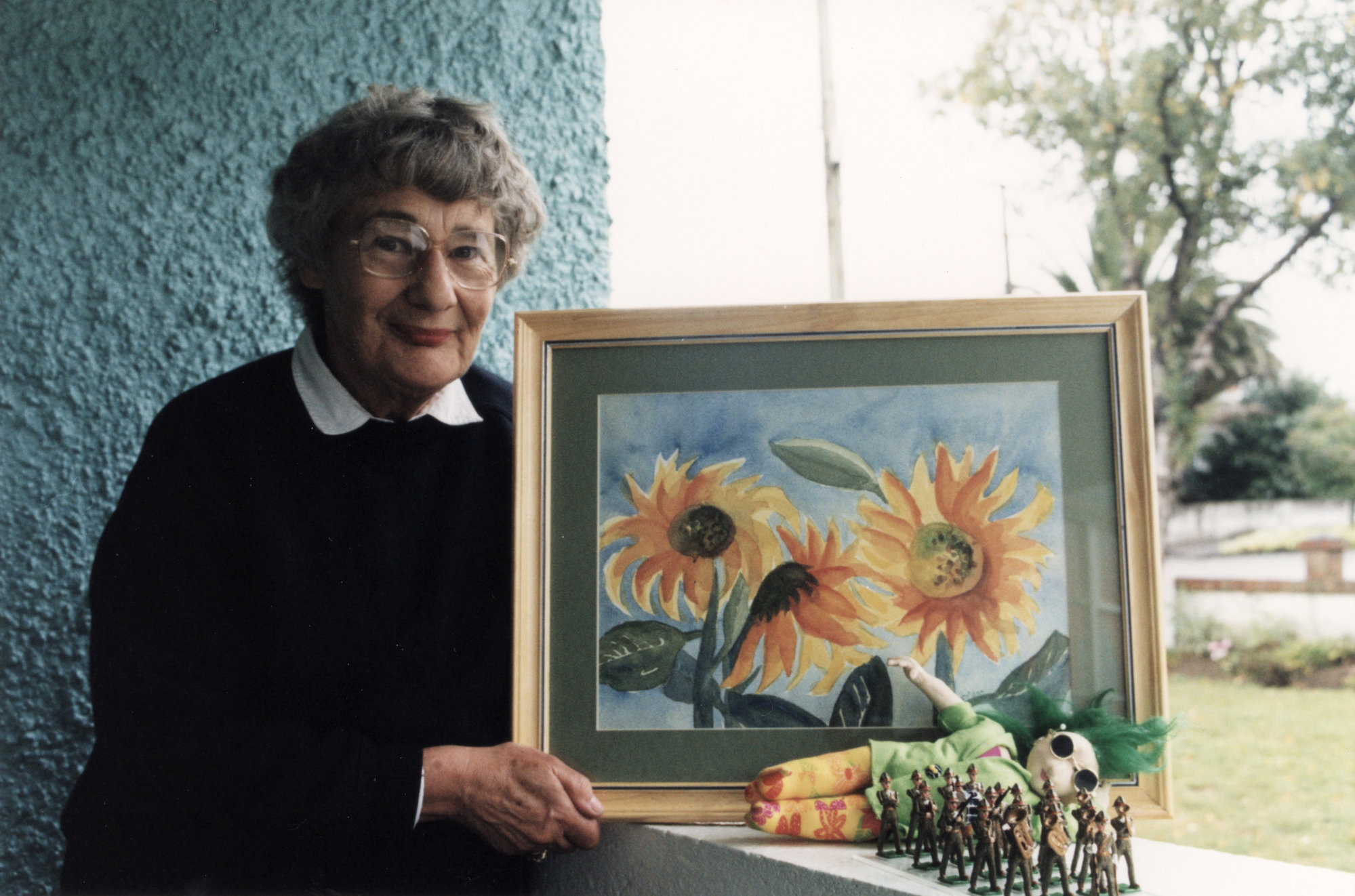 Community gallery; Olive Penn and family to exhibit.