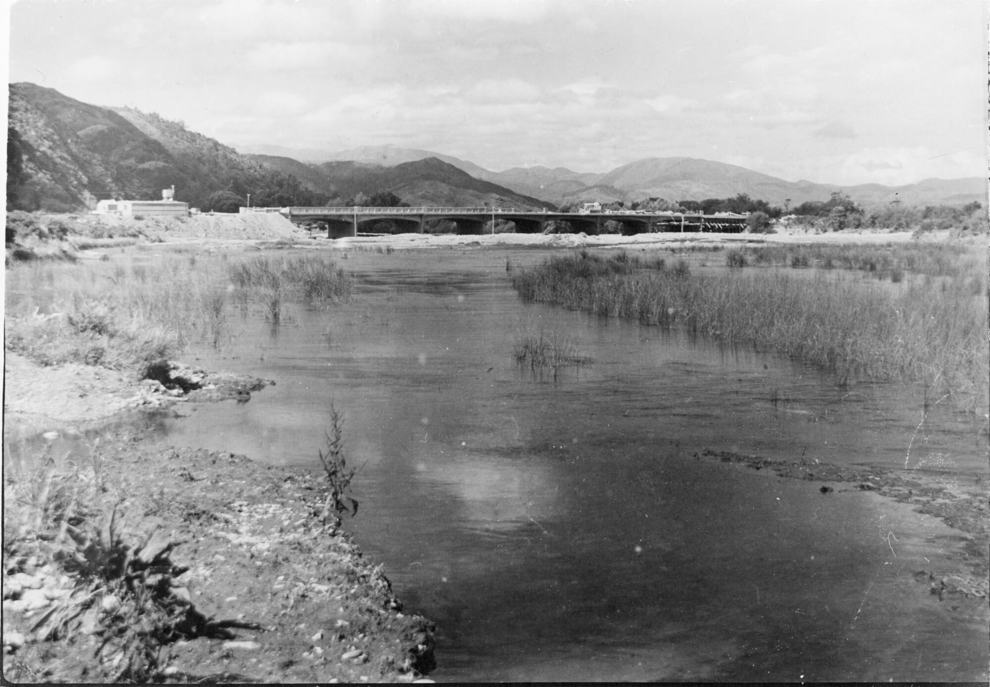 Silverstream road bridge, looking upstream. | Upper Hutt Libraries