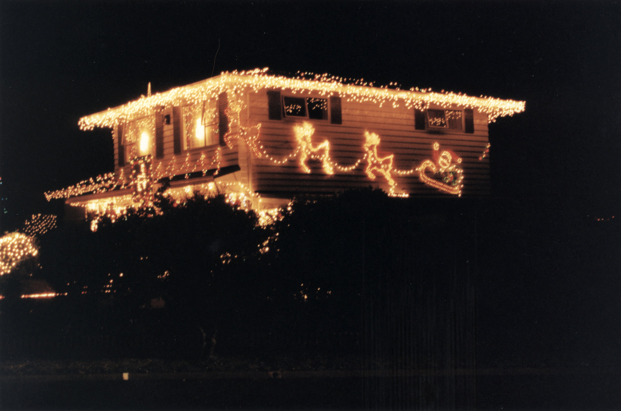 Christmas lights 2000; 66 Pasadena Crescent, Totara Park.