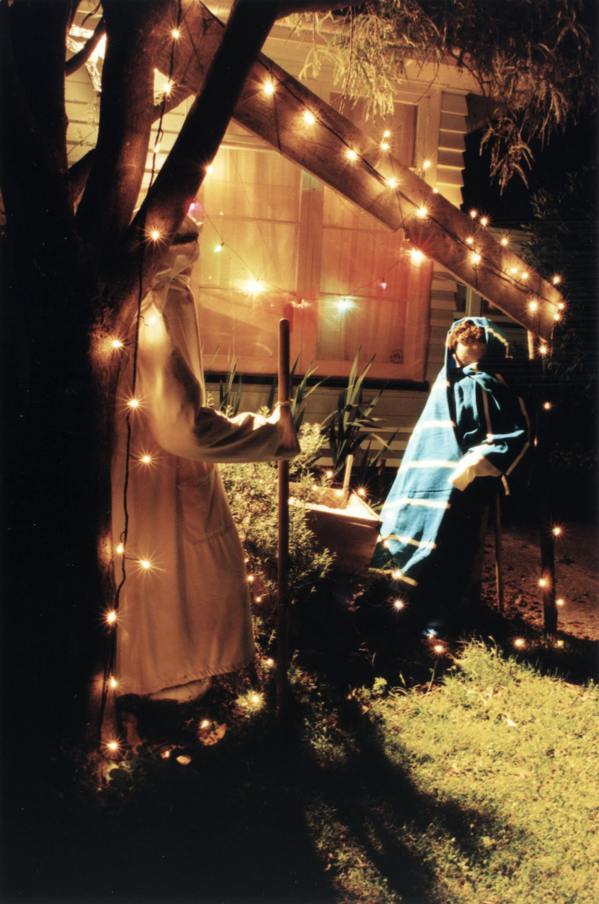Christmas lights 2000; nativity, McLeod Street.