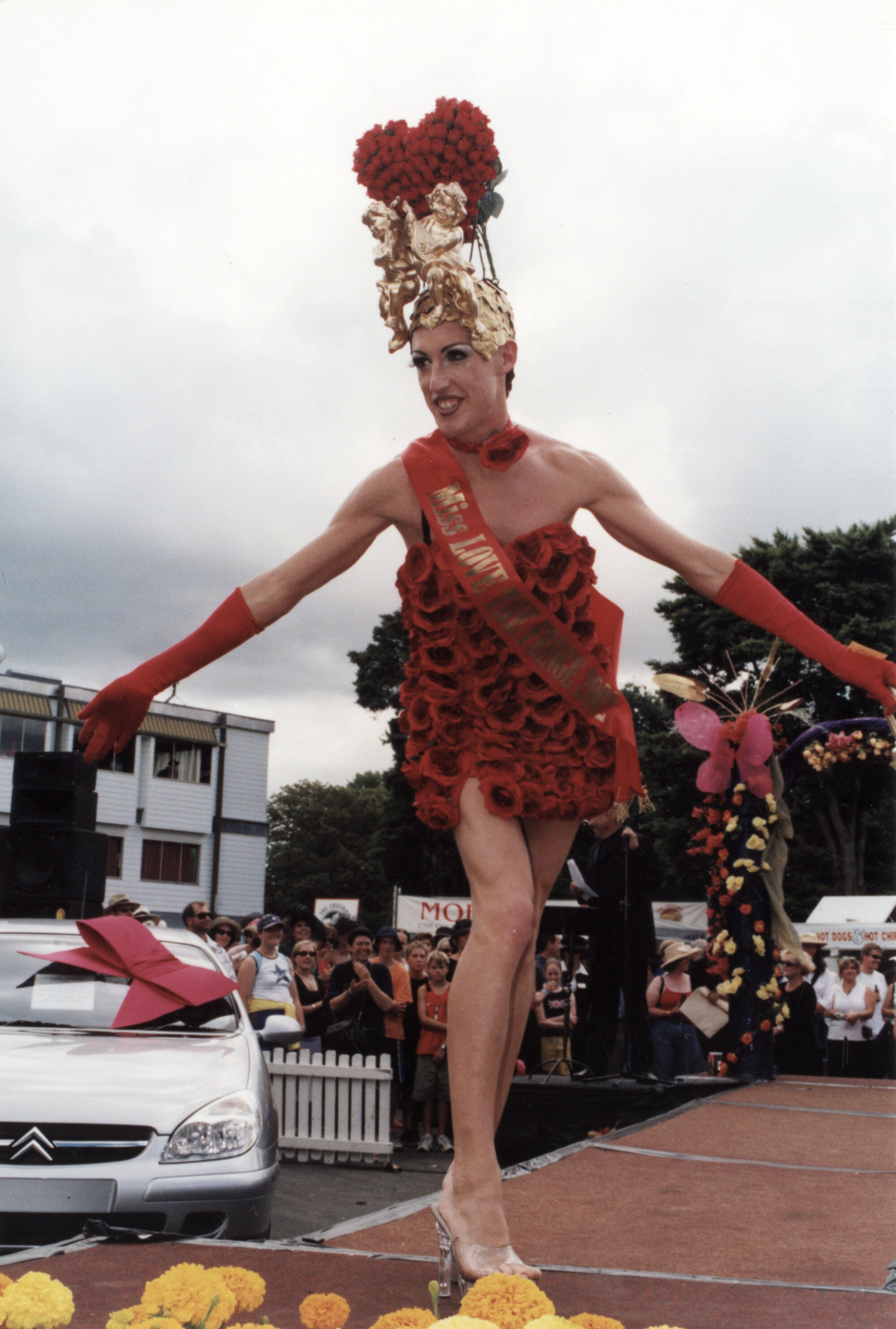 Trentham racecourse fashions 2002; Polly Filla; 'Queen of the Carnival'.