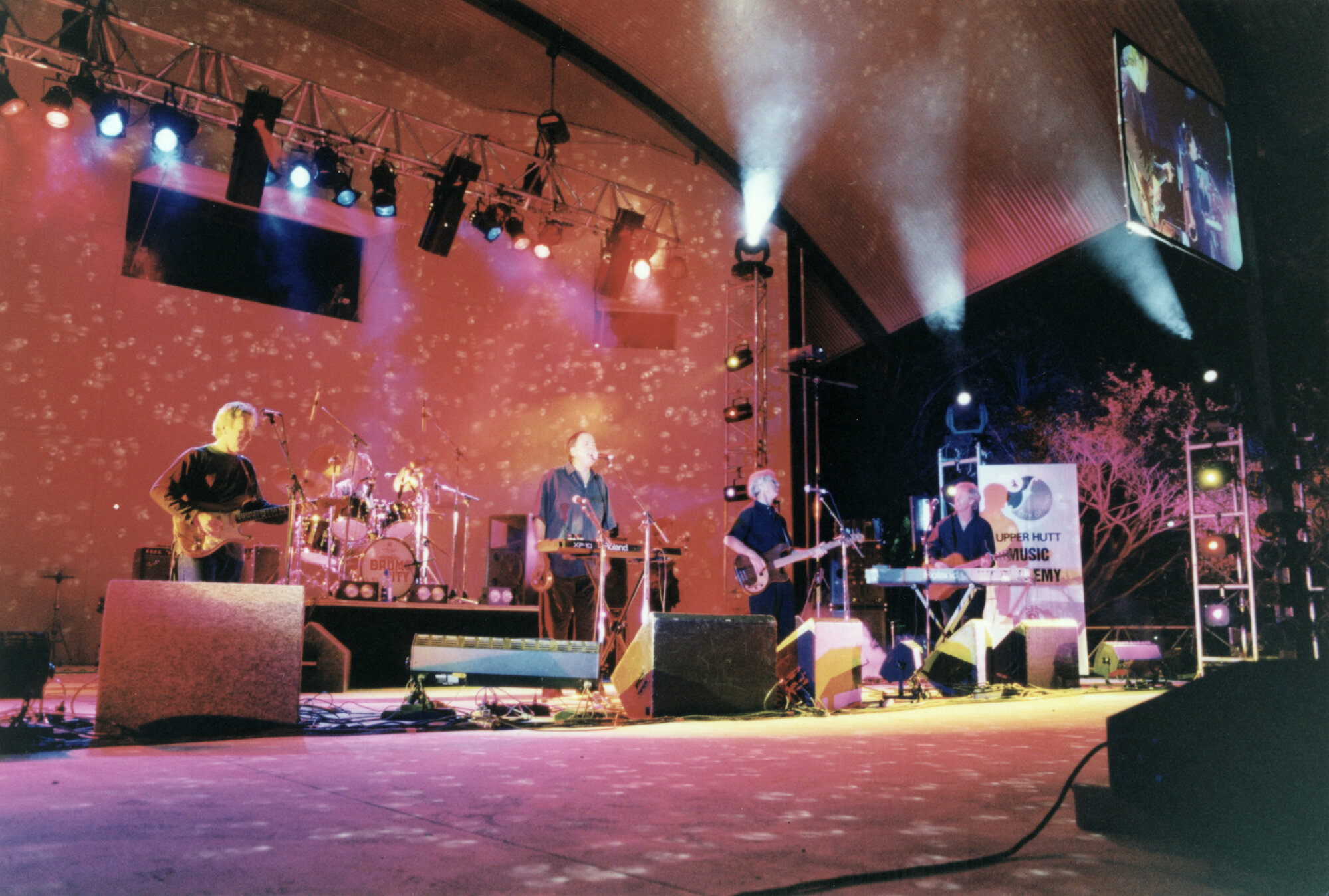 Upper Hutt City of Song concert 2002; Harcourt Park; The Fourmyula's five members.