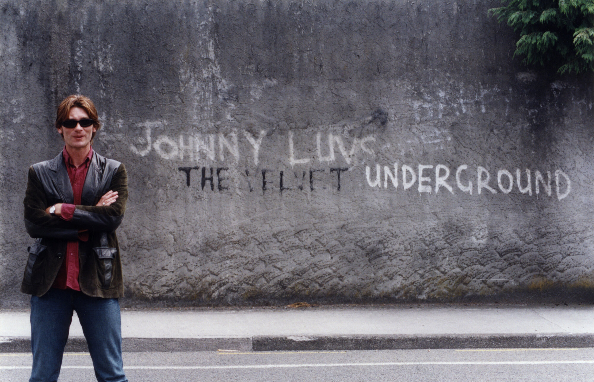 Silverstream; graffiti on a garage wall near Kiln Street/Field Street corner; Steve Cochrane.