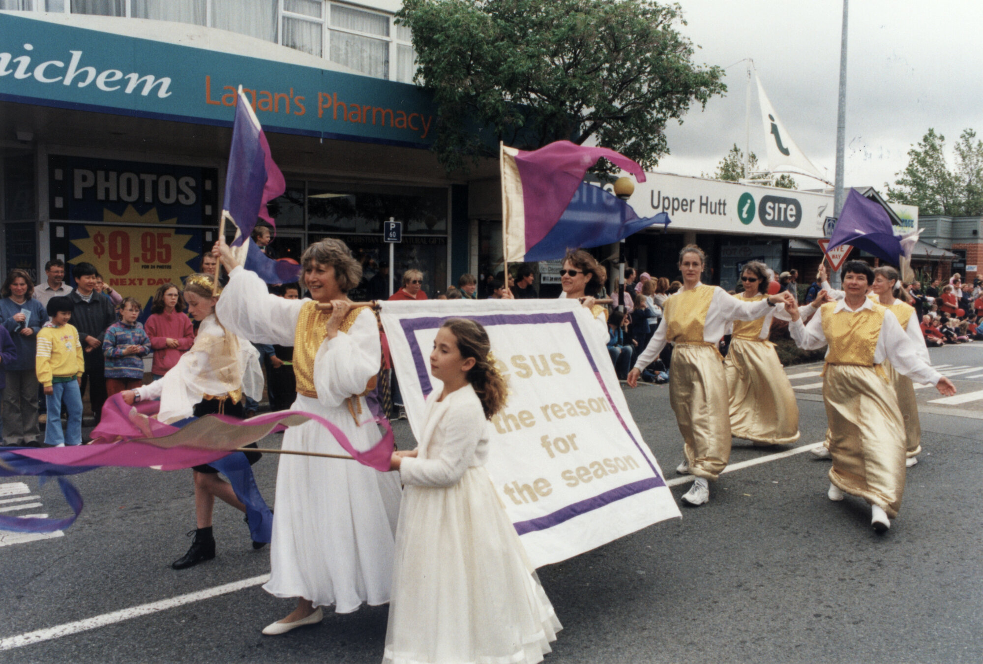 Christmas parade 2003; unidentified church group.