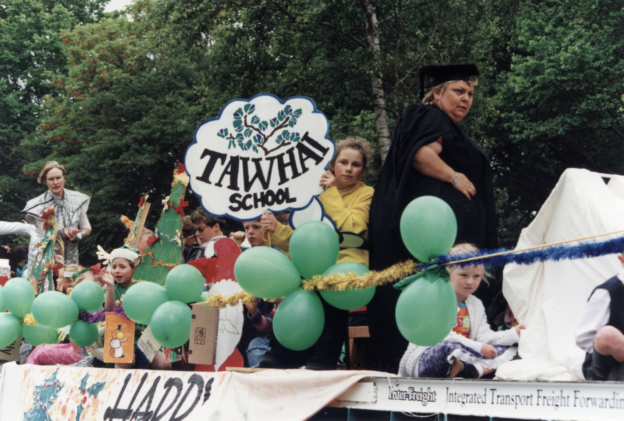 Christmas parade, Stokes Valley, 2003; Tawhai School.