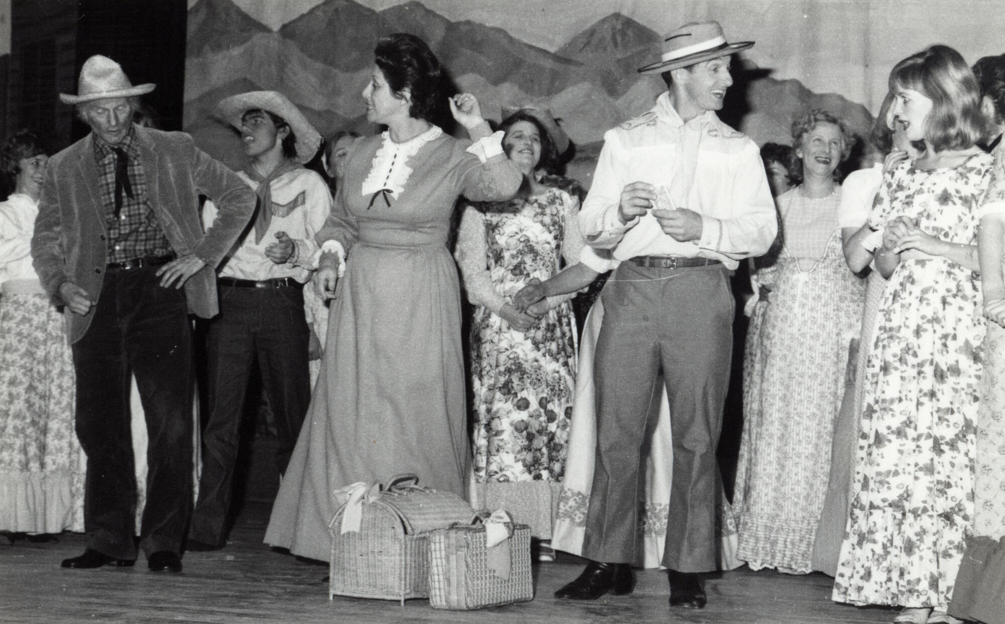 Upper Hutt Operatic Society - Photo 003