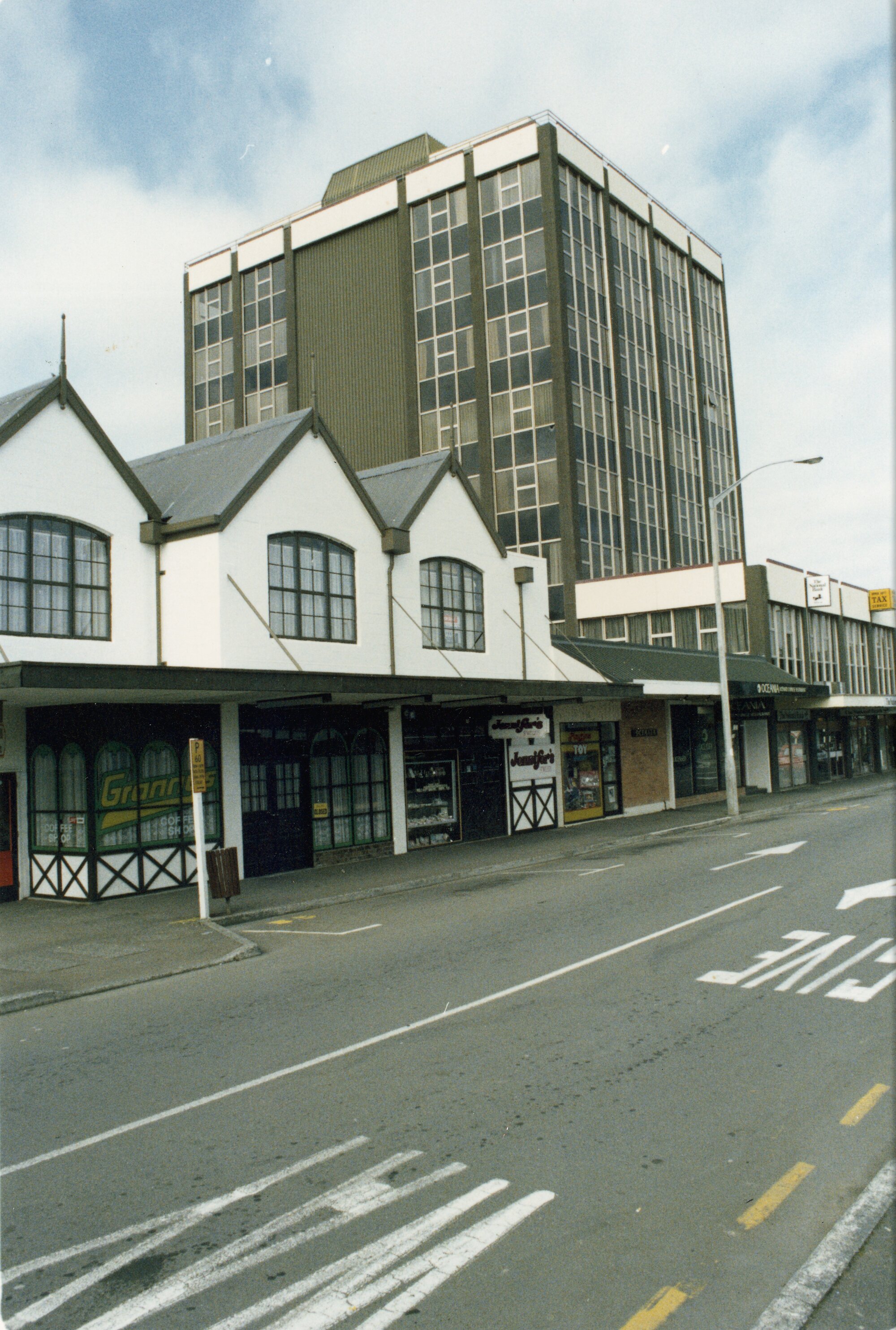 Main Street 1989; No.  70-100; south side, Princes Street to Pine Avenue.