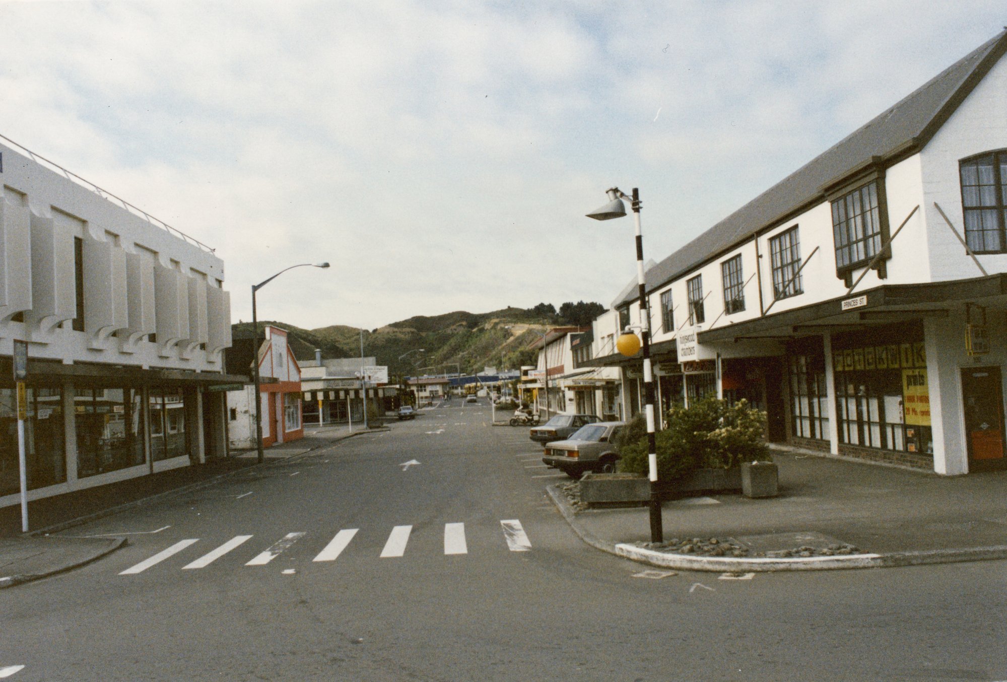 Main Street 1989 16;  Princes Street, looking south.