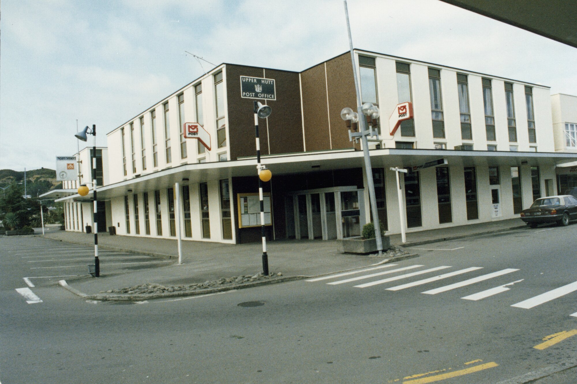 Main Street 1989 14; Post Office, on the corner of Station Street (now Geange Street).
