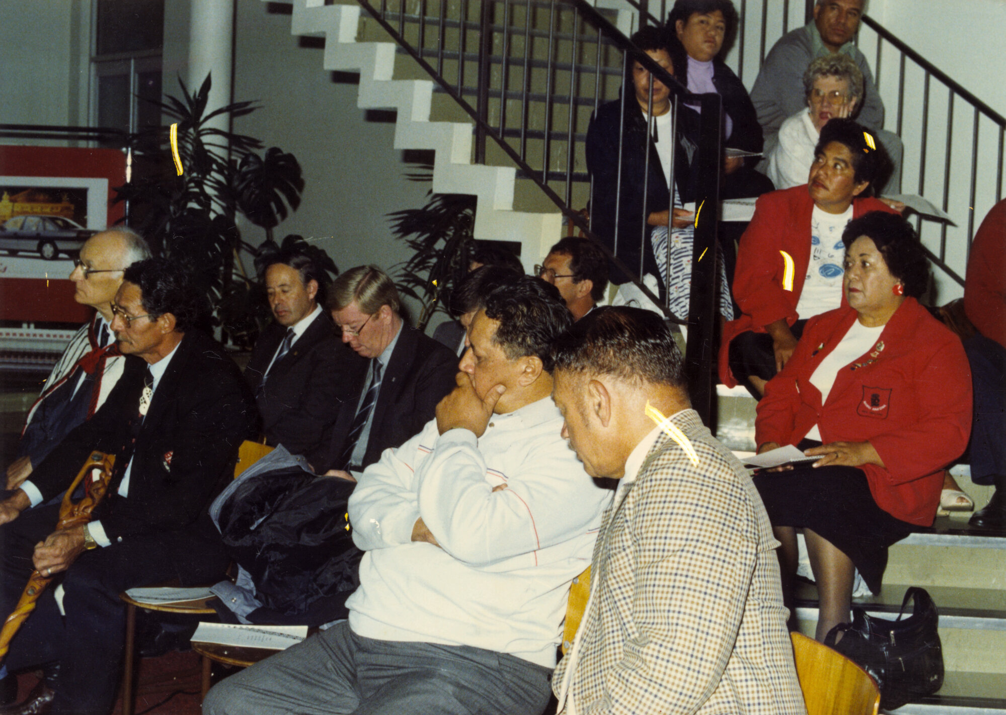 General Motors poupou Pou Heretangata, carved by Paddy Eruera, Heemi Kara; unveiling; audience