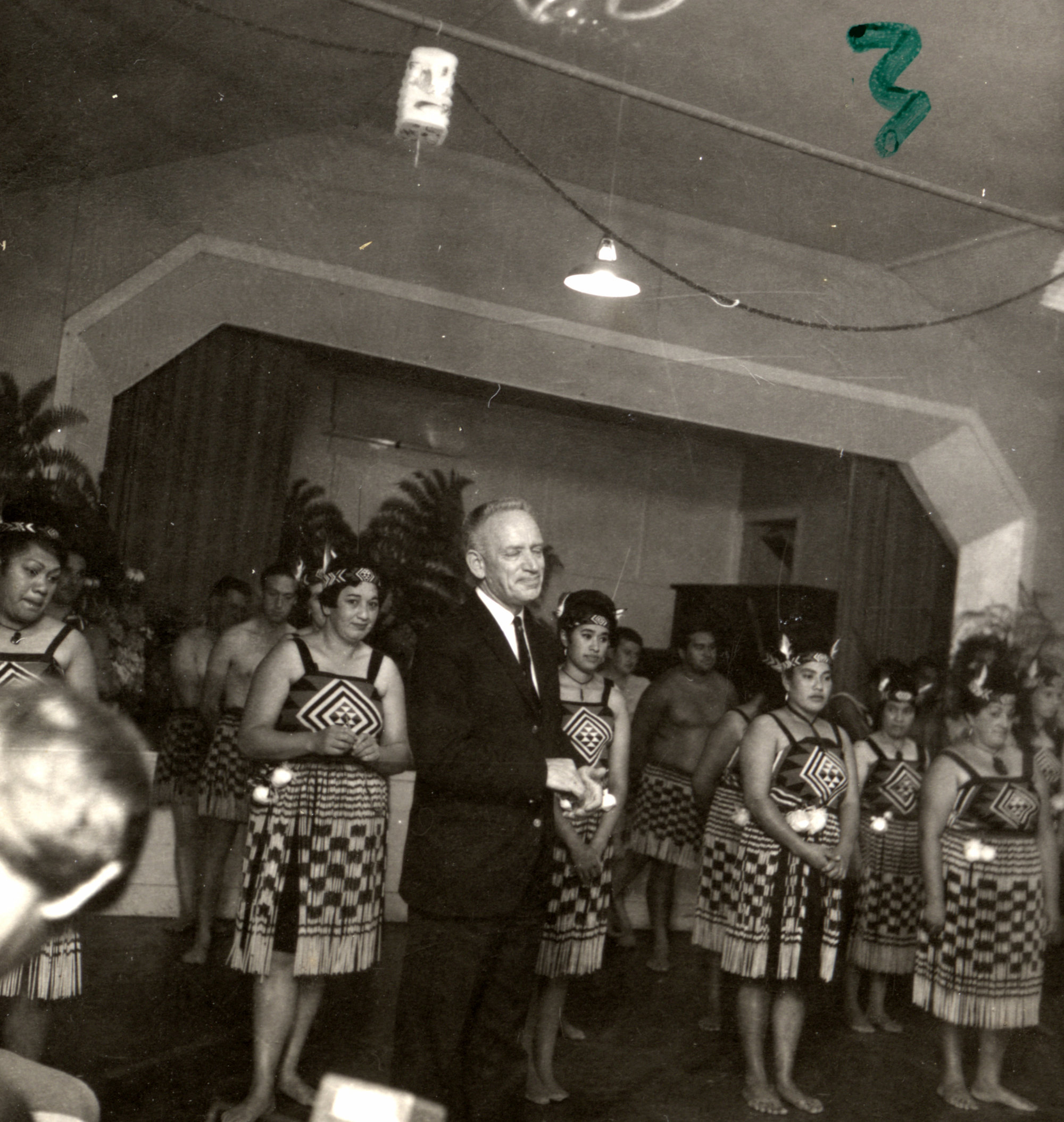 Māwai Hakona; visit by Native Americans A 3