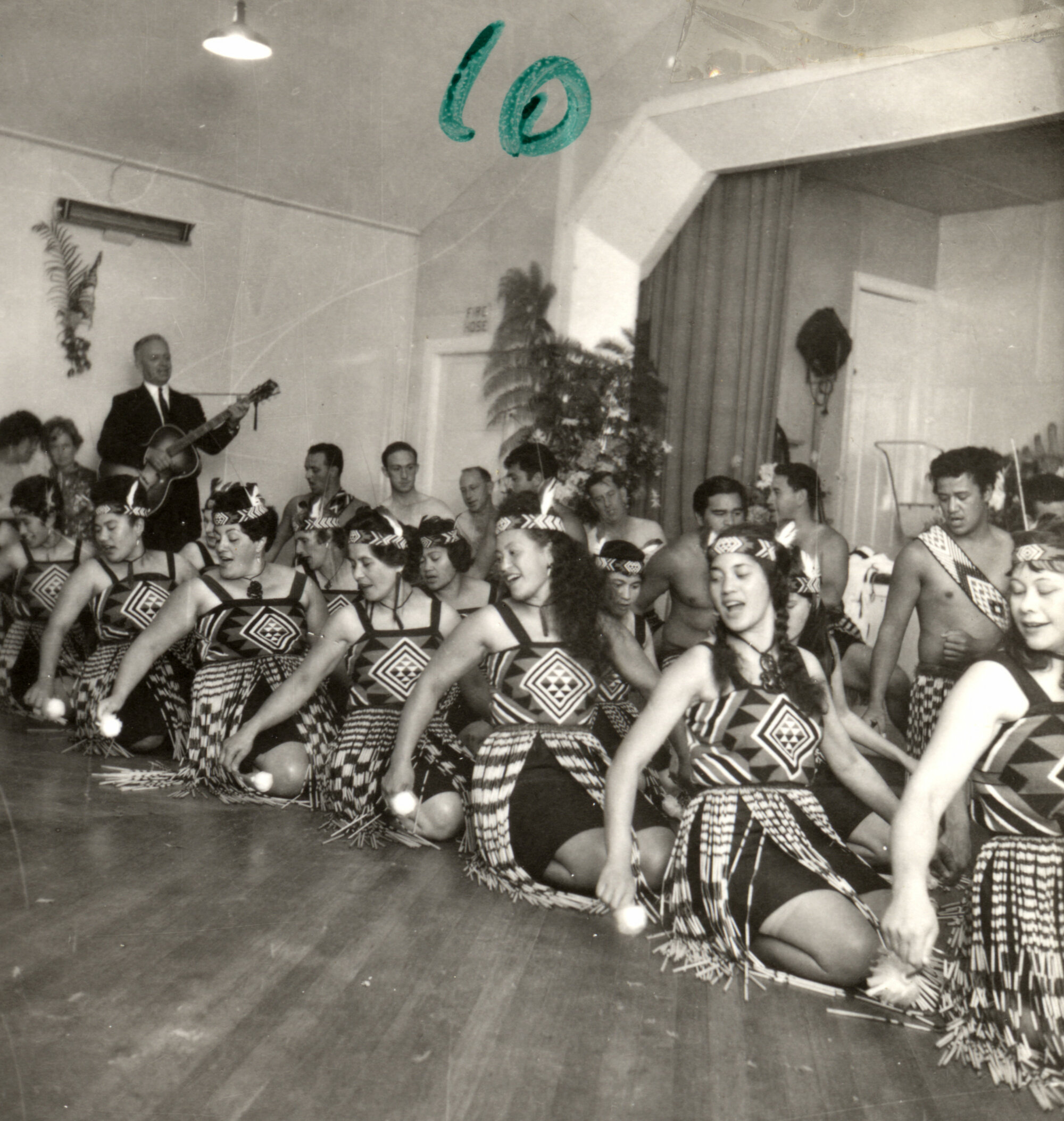 Māwai Hakona; visit by Native Americans A 10