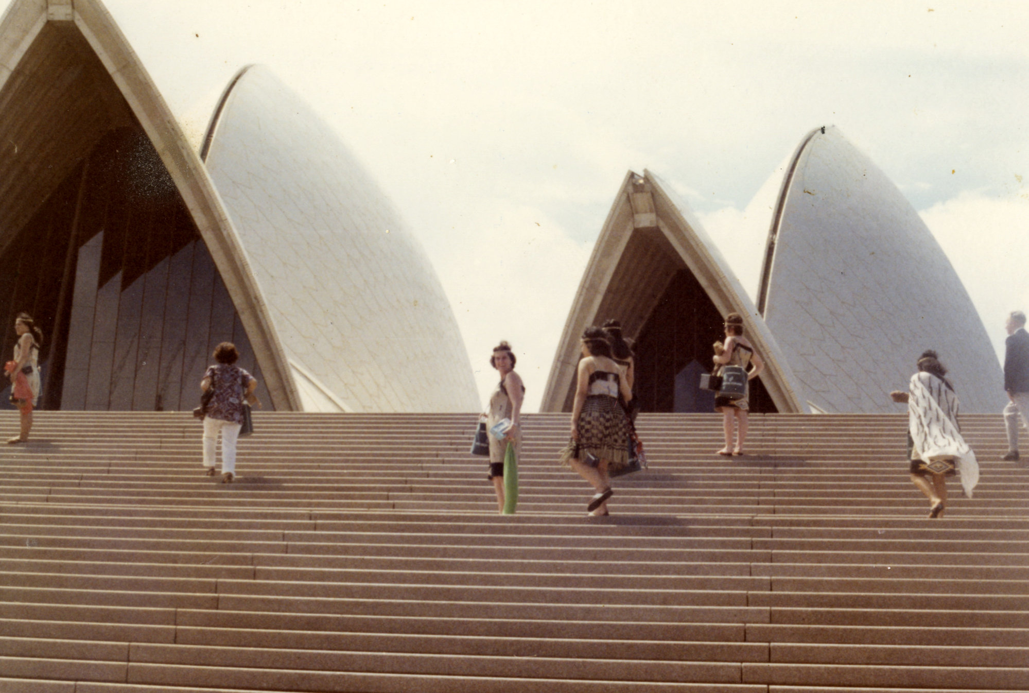 Māwai Hakona 1973; Sydney Opera House opening  7