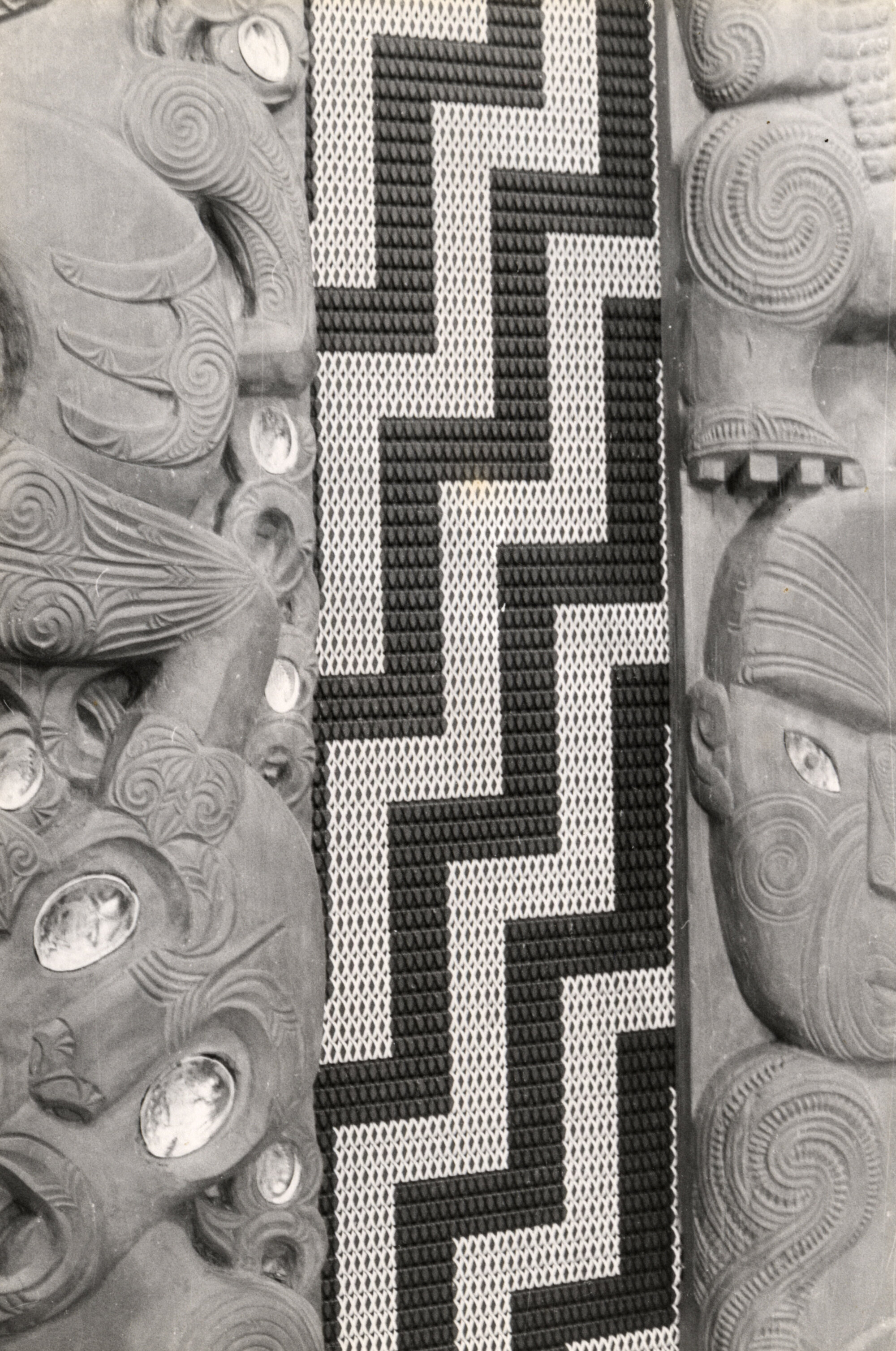 Ōrongomai Marae 1988; whare whakairo detail; tukutuku panel C | Upper ...