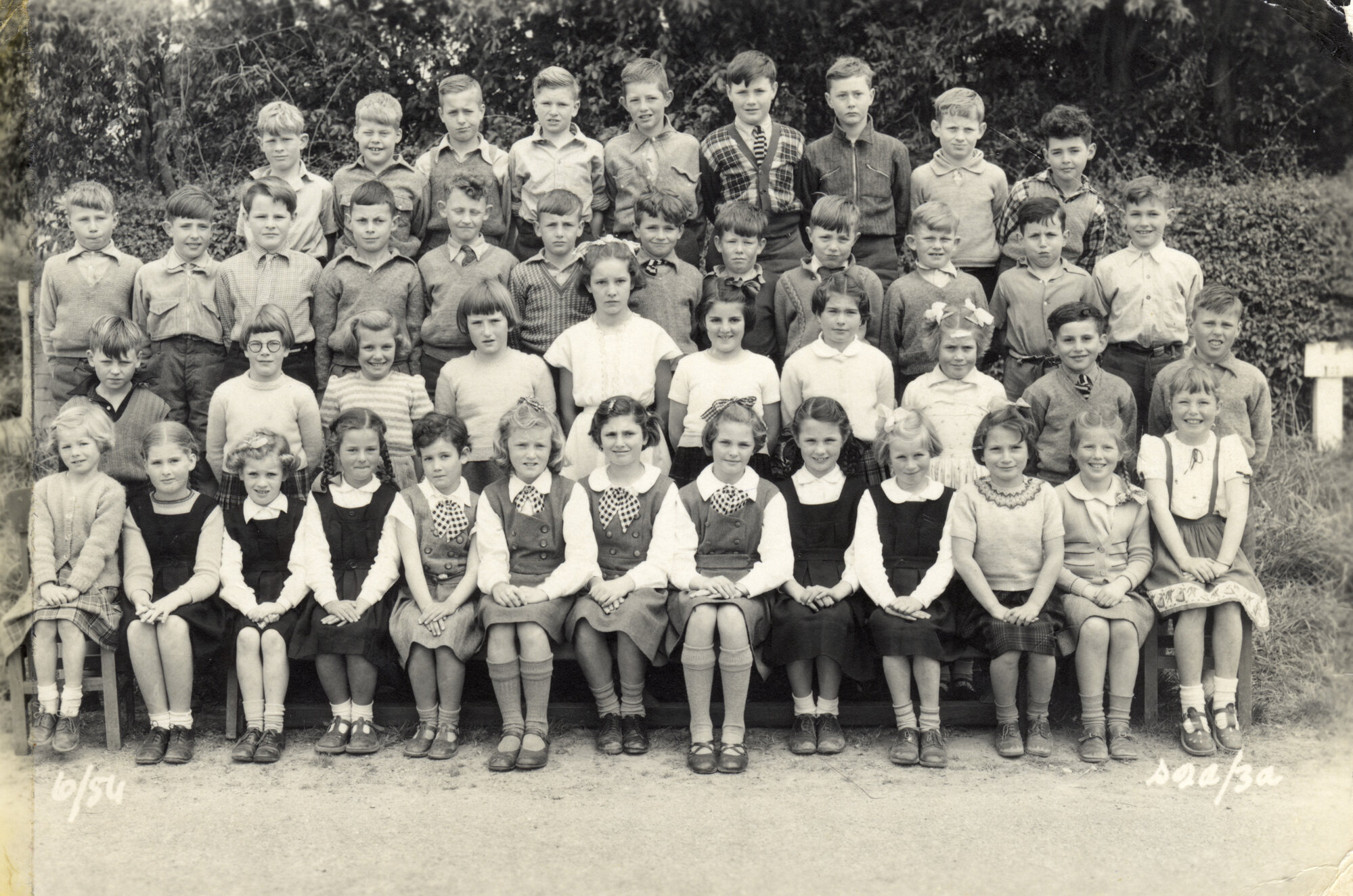 Trentham School 1954 Standards 2a, 3a