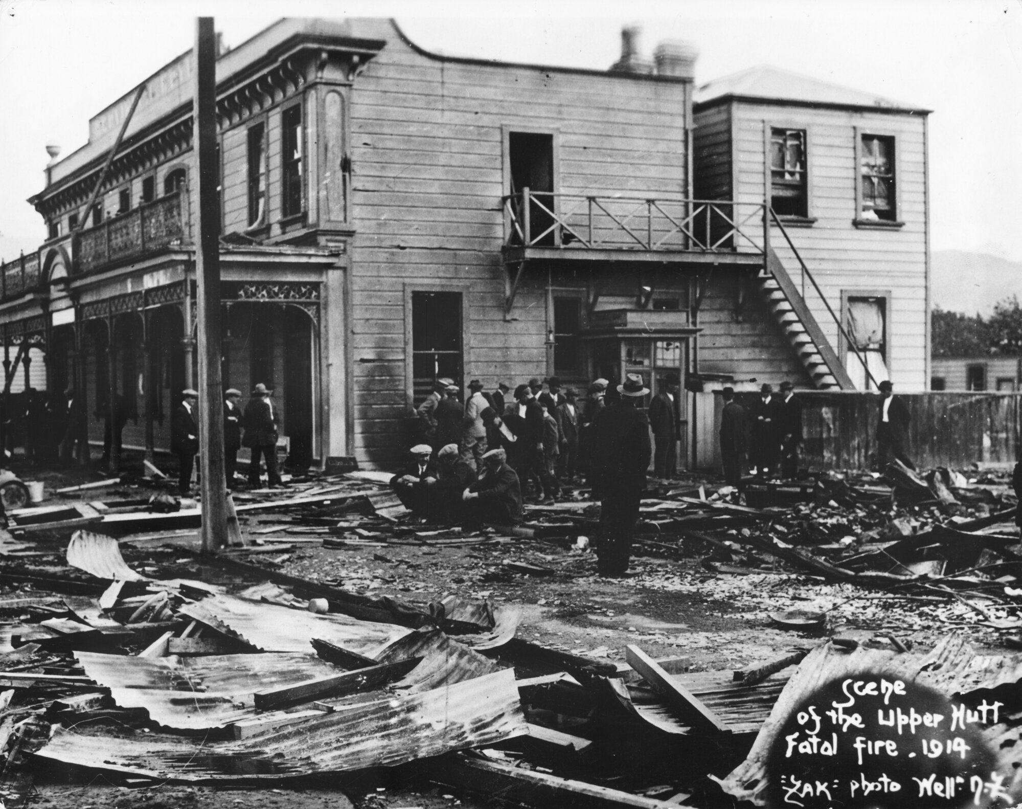 Fire; Benge &amp; Pratt's store, Main Street; remains.