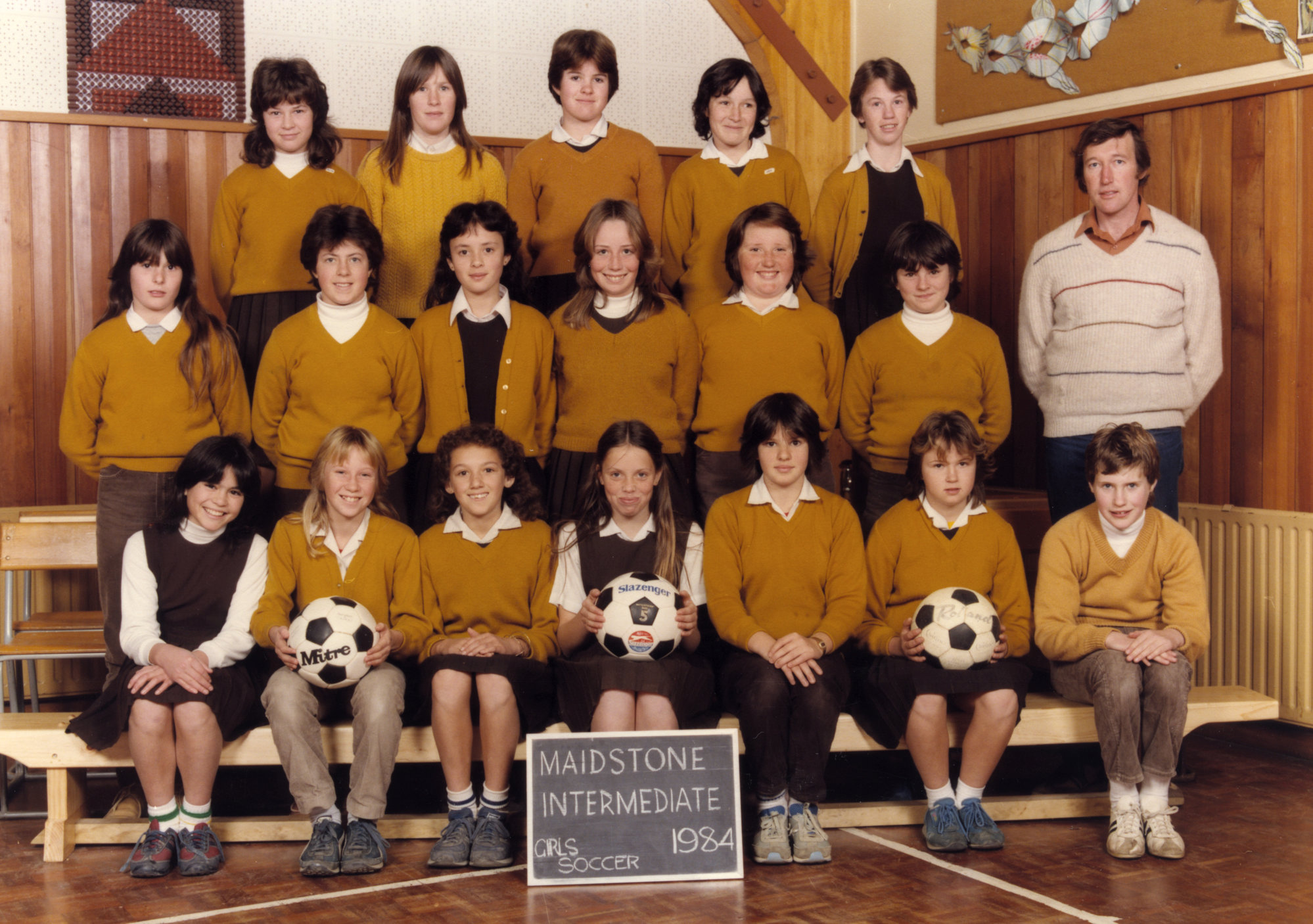 Maidstone Intermediate 1984 Sport; girls' soccer | Upper Hutt Libraries