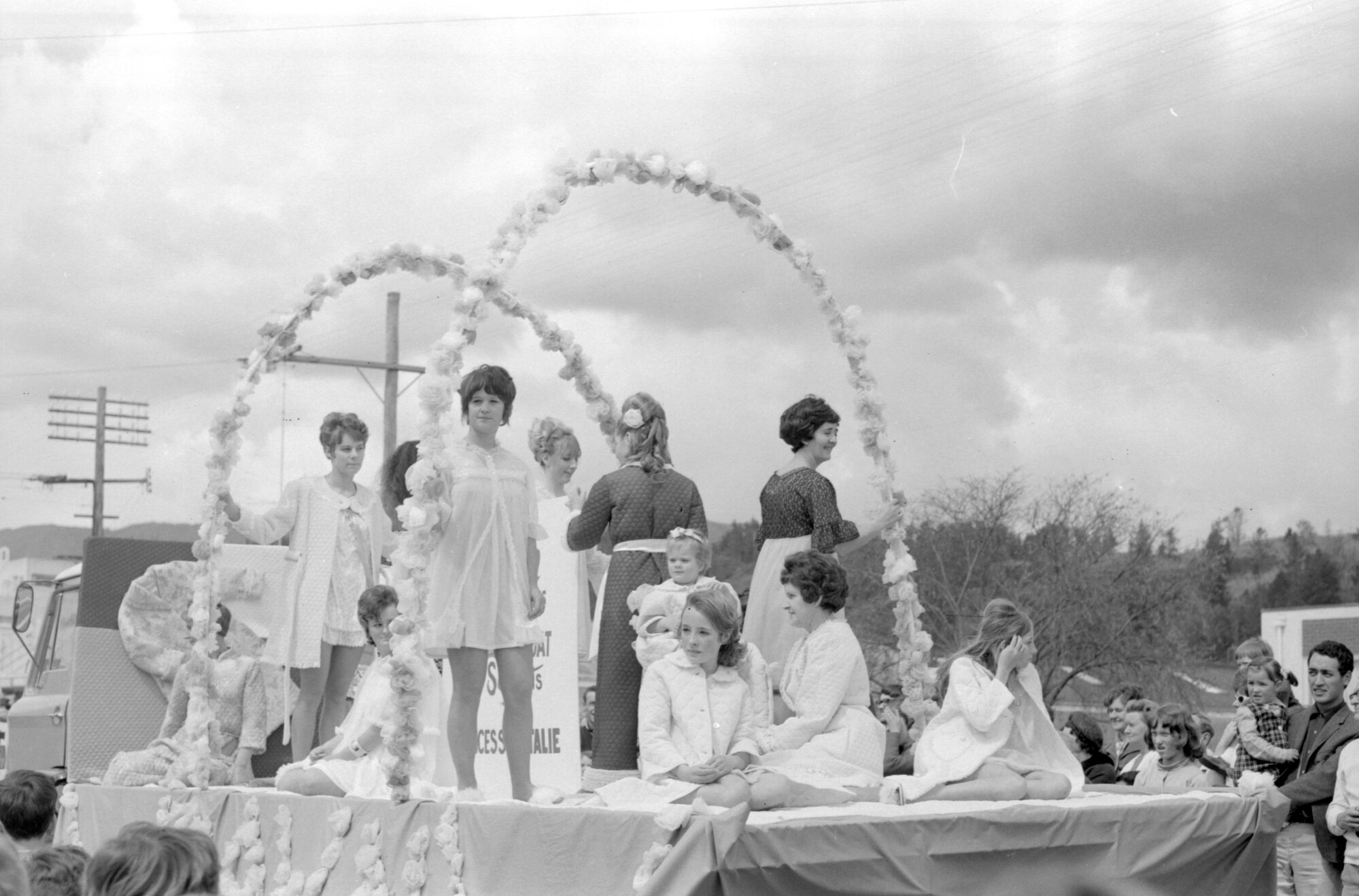 Upper Hutt Queen Carnival Parade 002; Dunlop baby entrant