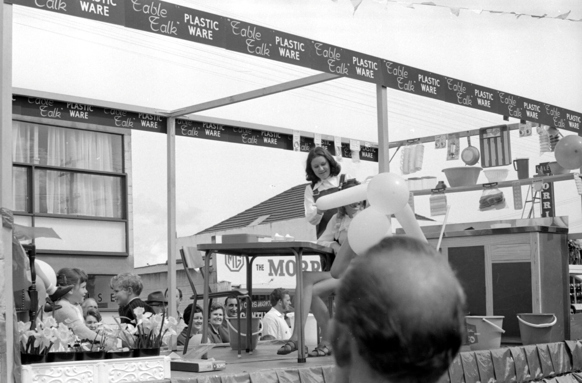Upper Hutt Queen Carnival Parade 008; Consolidated Plastics Table Talk plastic wares