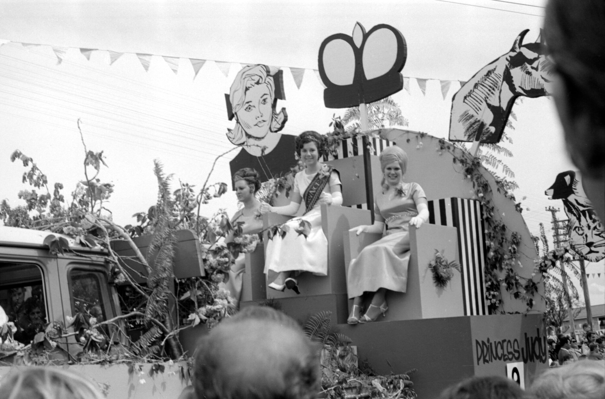 Upper Hutt Queen Carnival Parade 010; Tasman Vaccine Laboratories